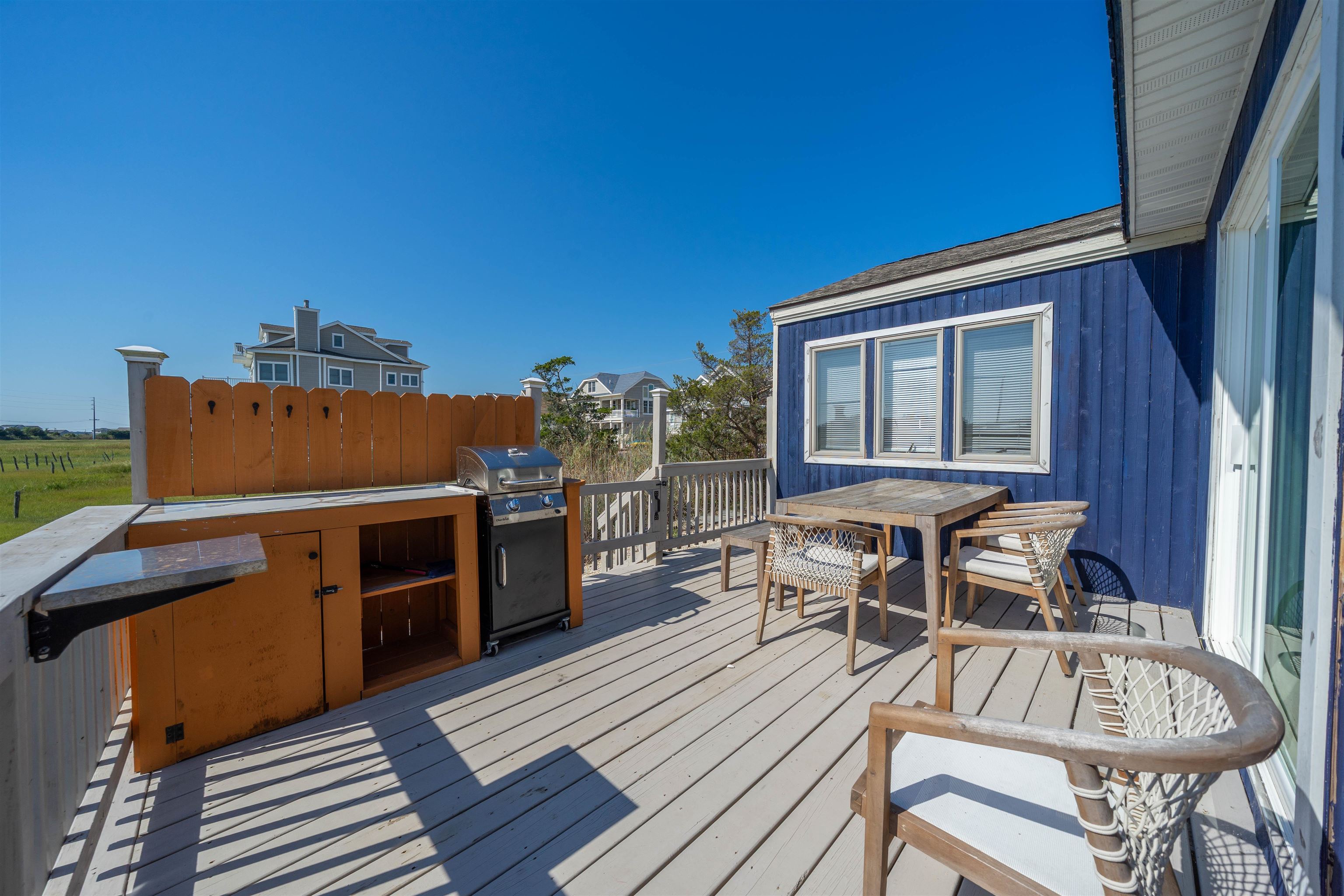 571 Avalon Boulevard