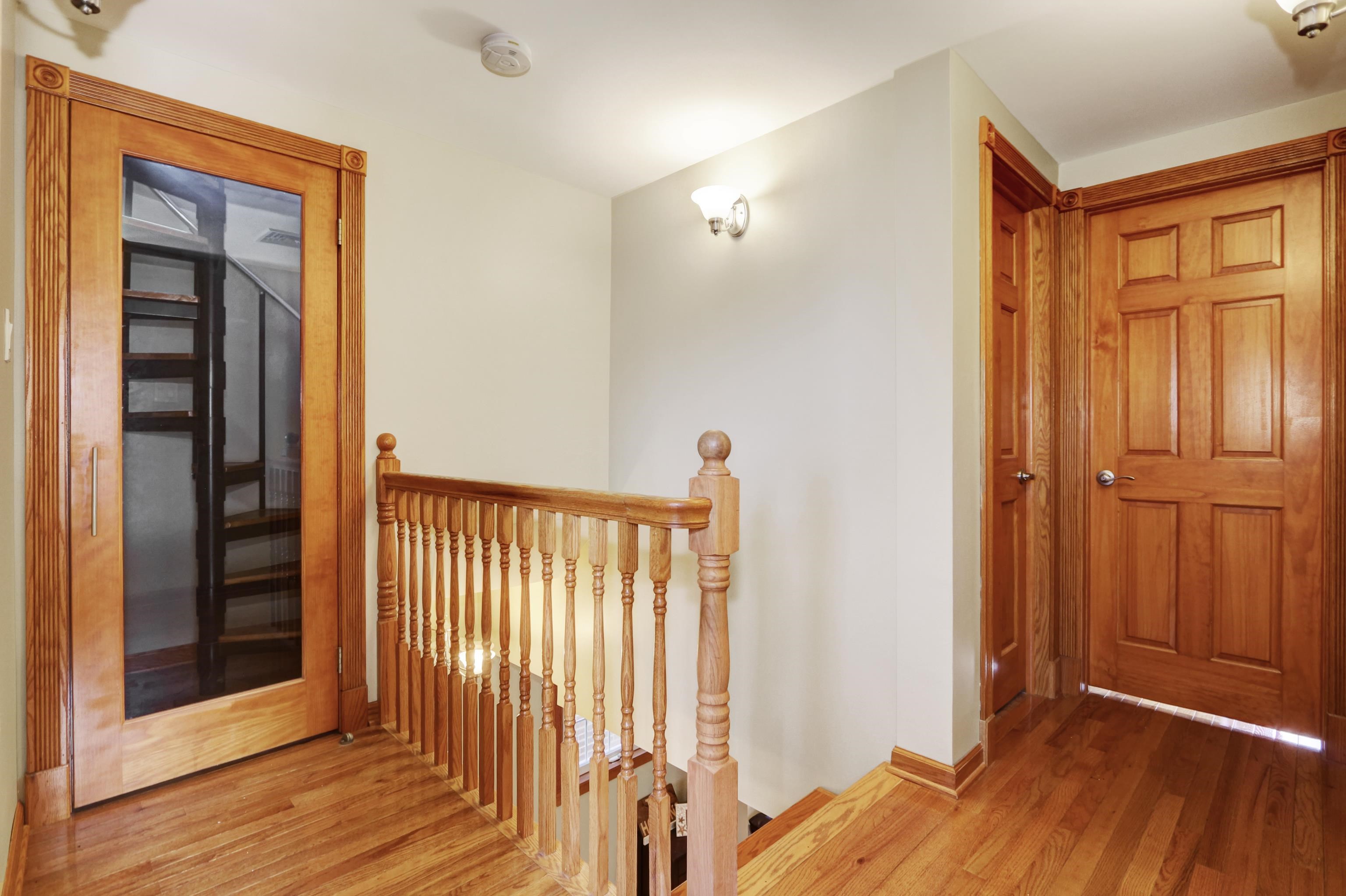 208 E Maple Avenue