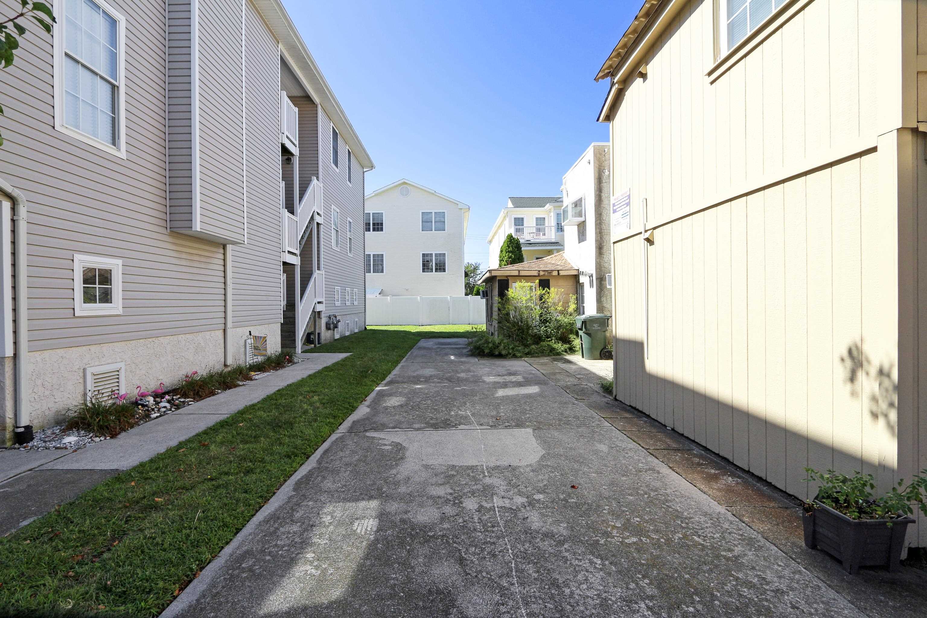 208 E Maple Avenue