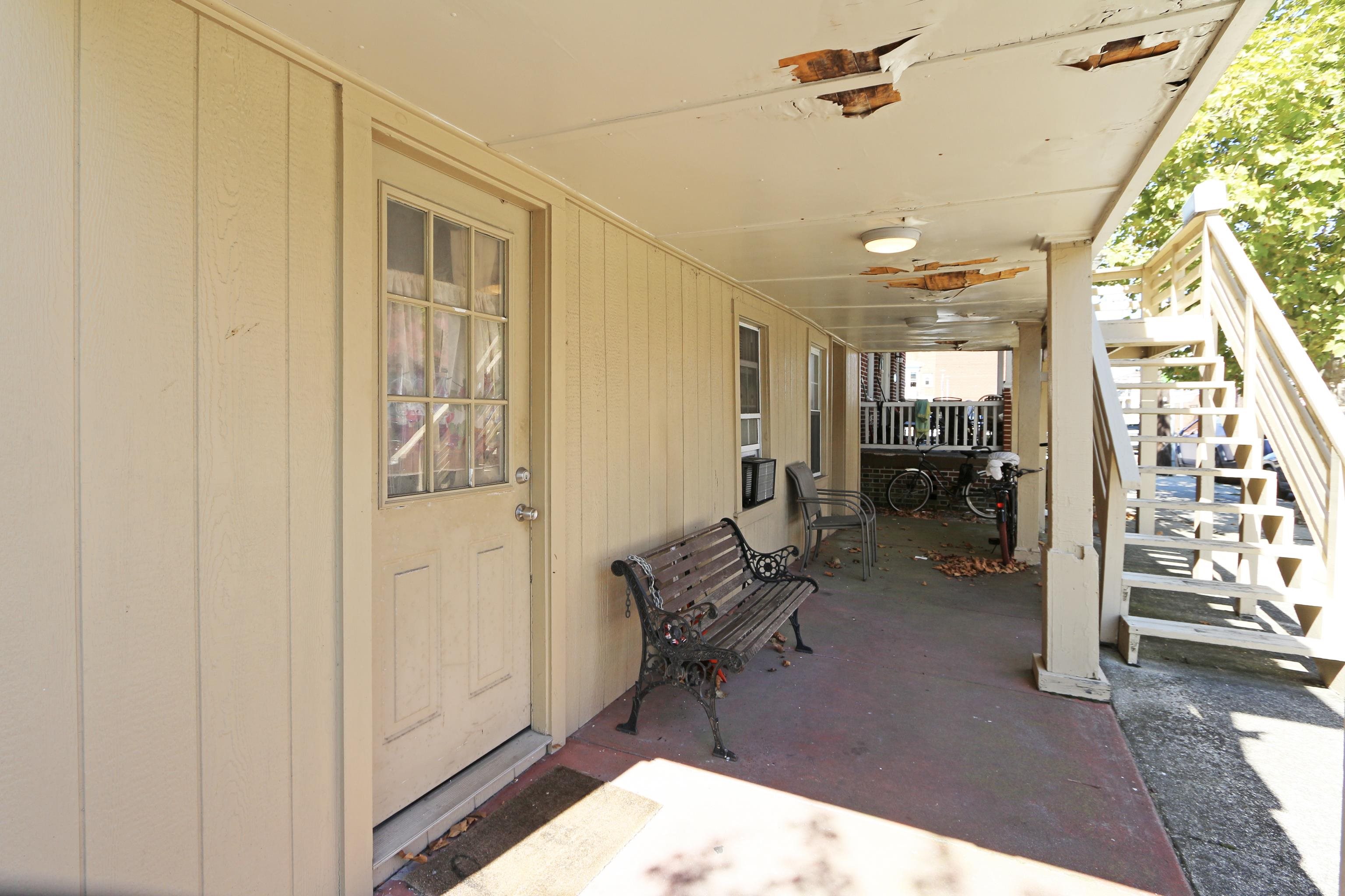 208 E Maple Avenue