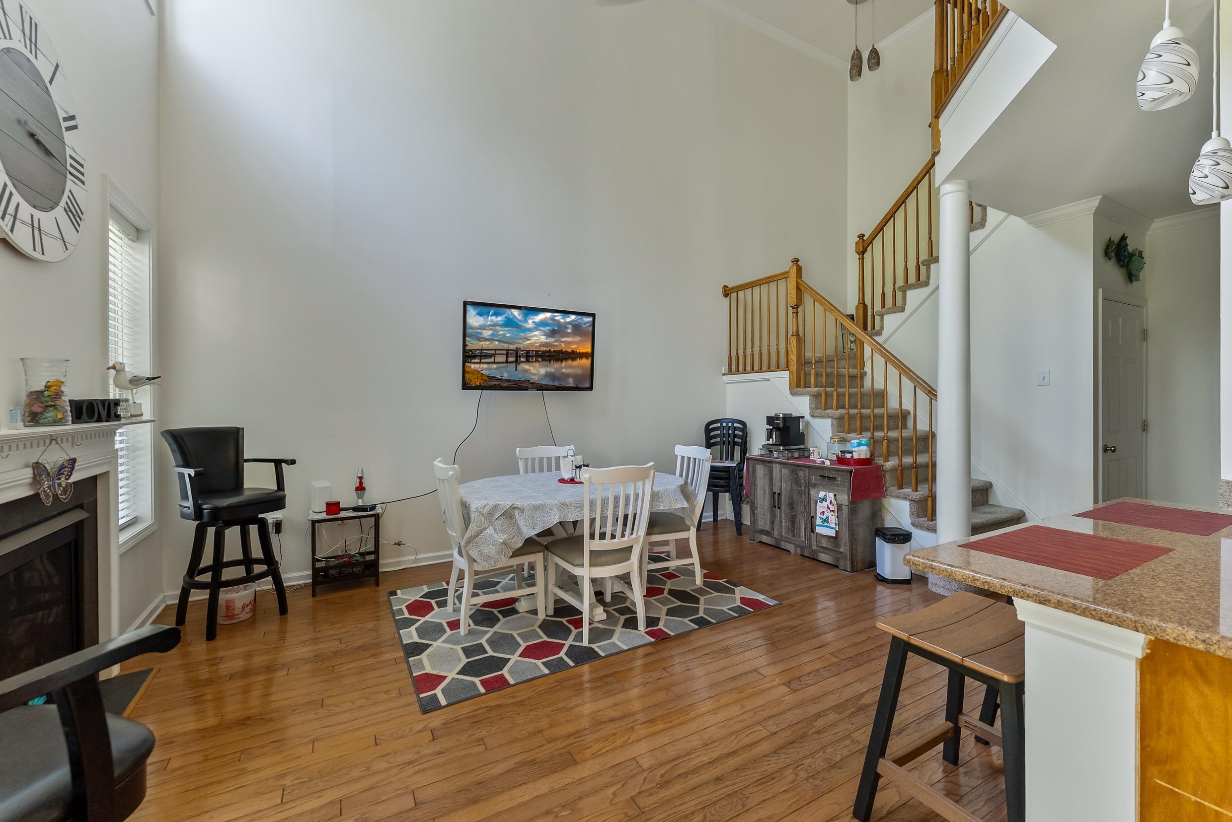 506 W Hampton Court
