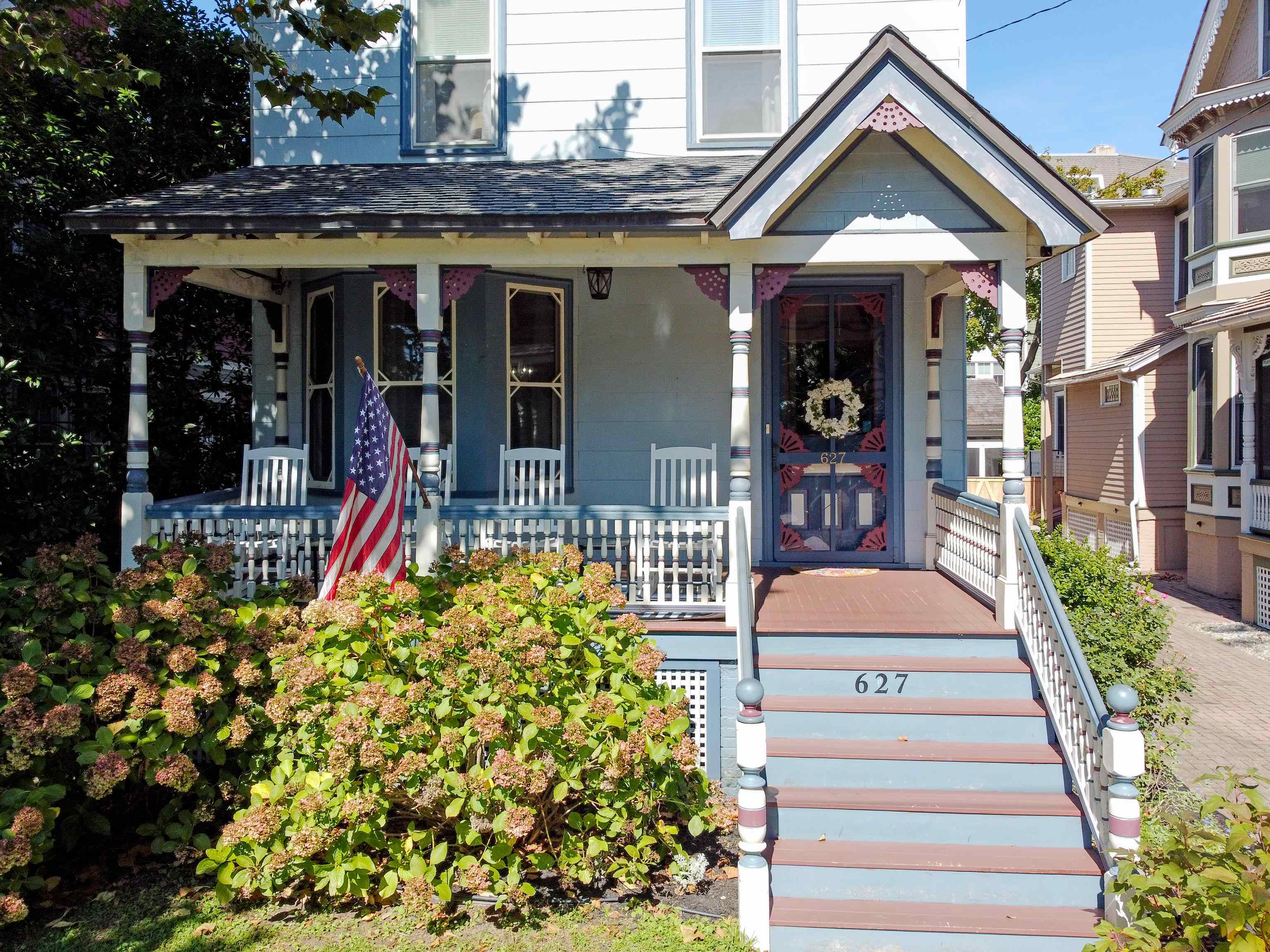 627 Hughes Street