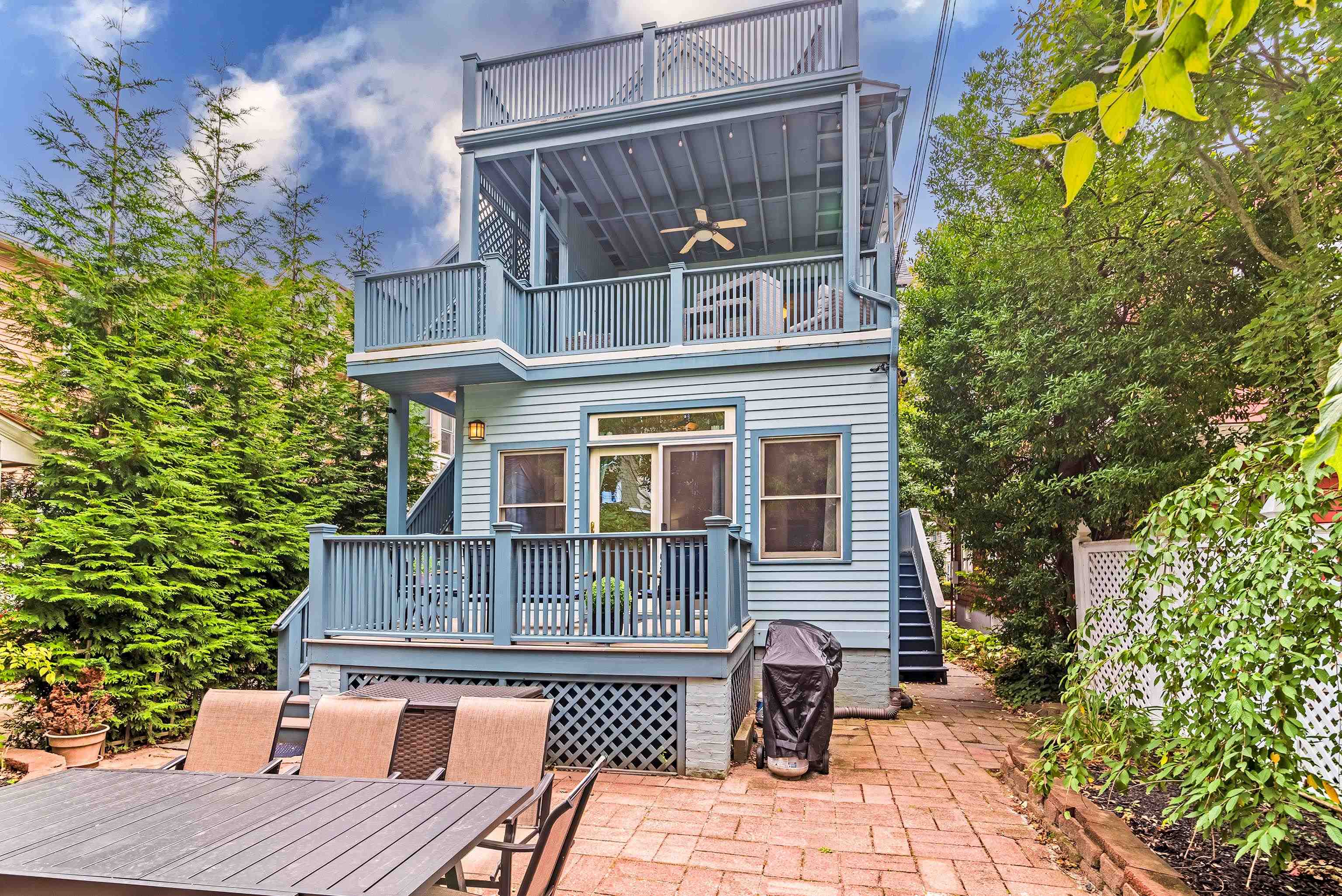 627 Hughes Street