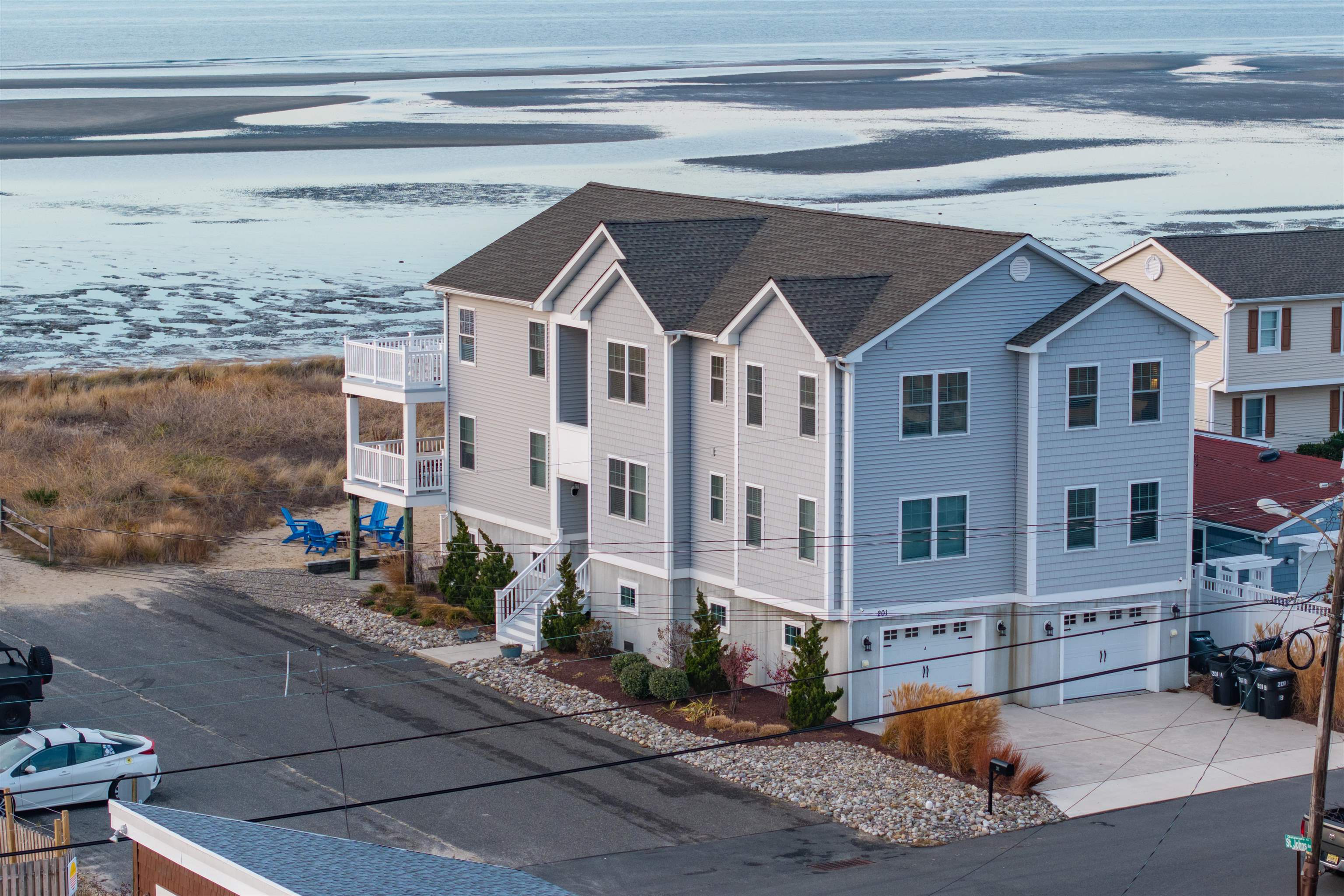 201 W St Johns Avenue - Villas