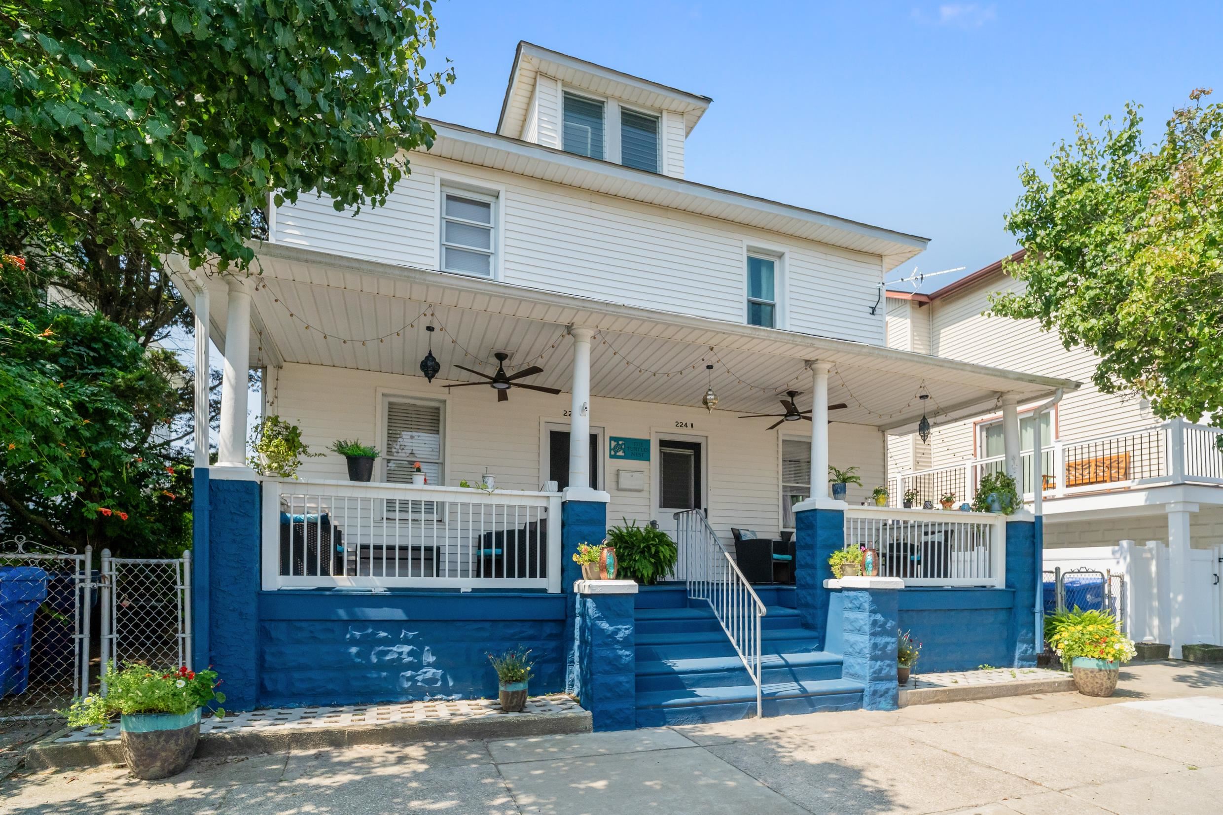 222-224 W Poplar