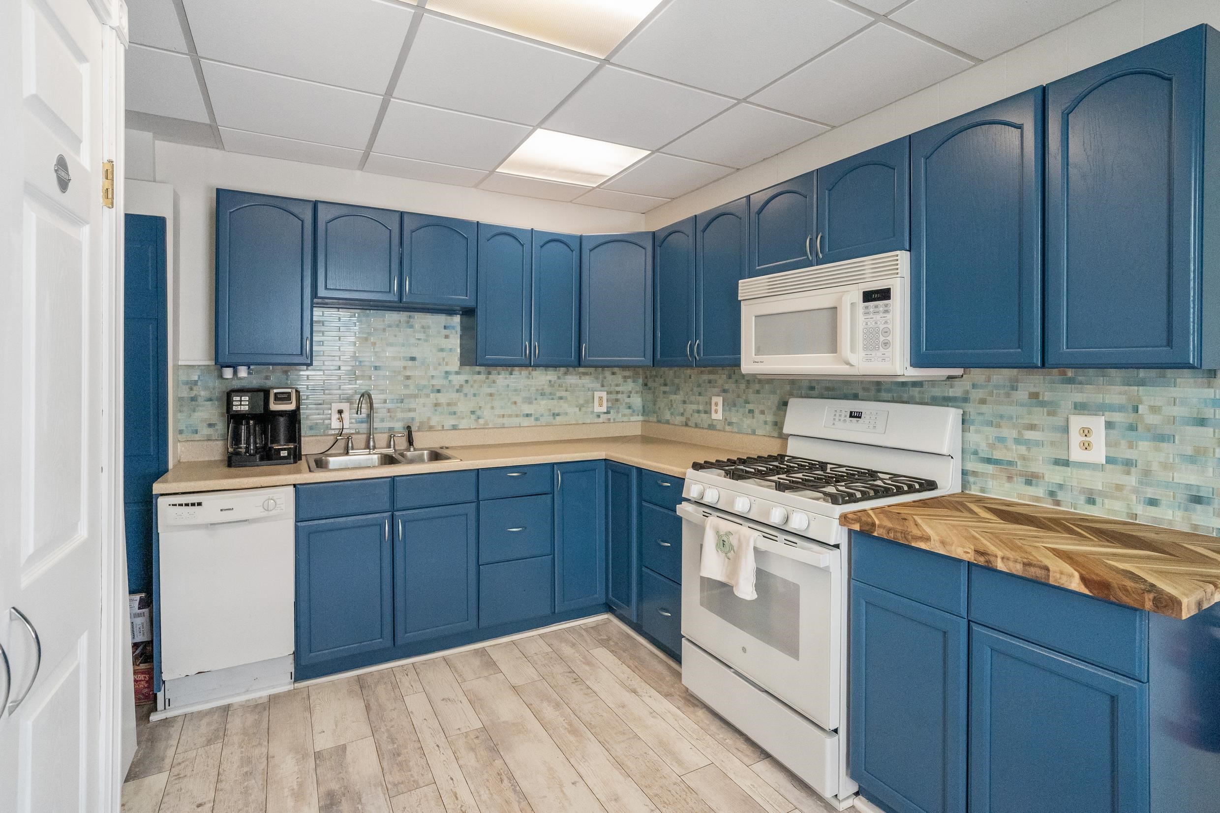 222-224 W Poplar