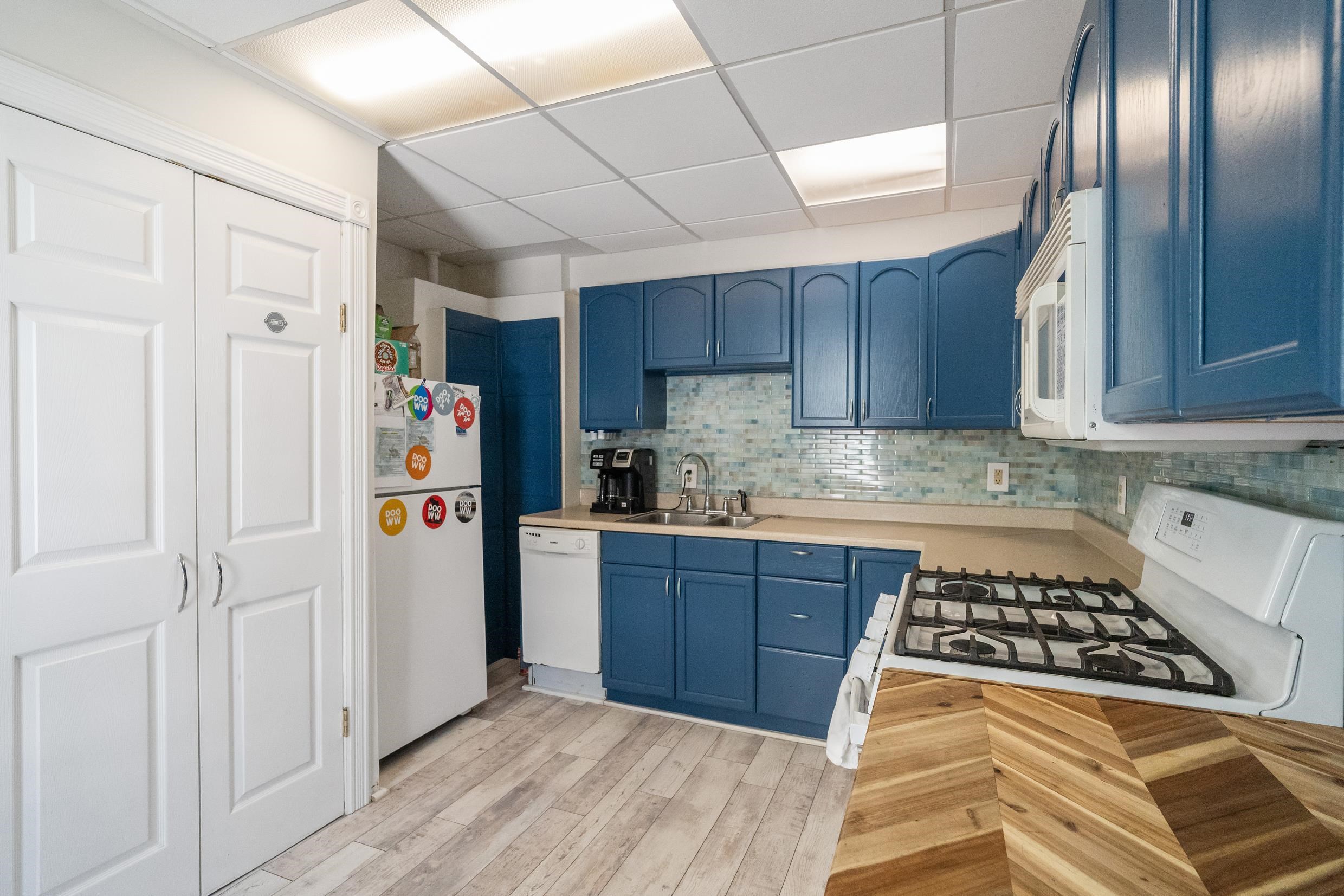 222-224 W Poplar