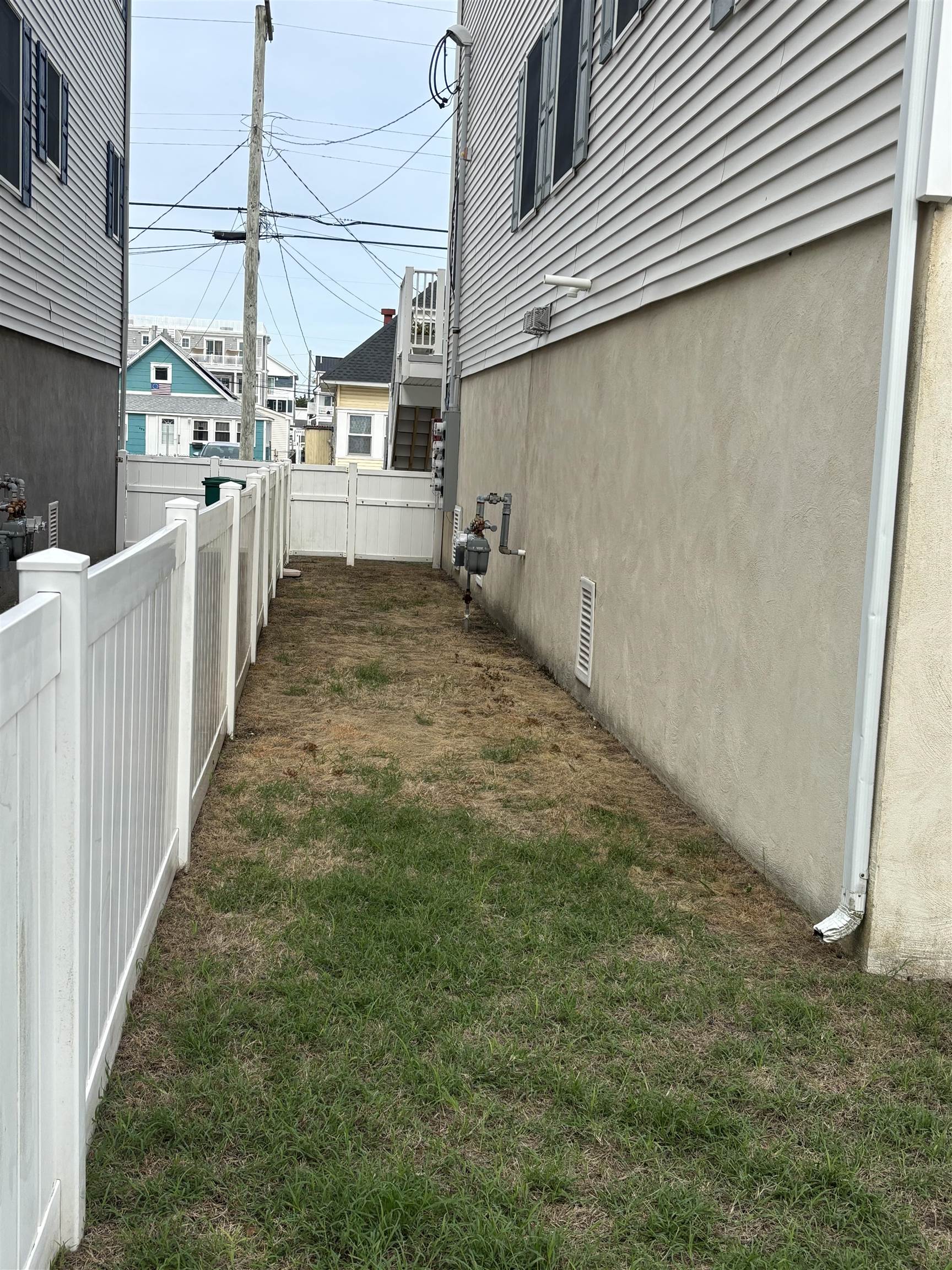 404 W Burk Avenue