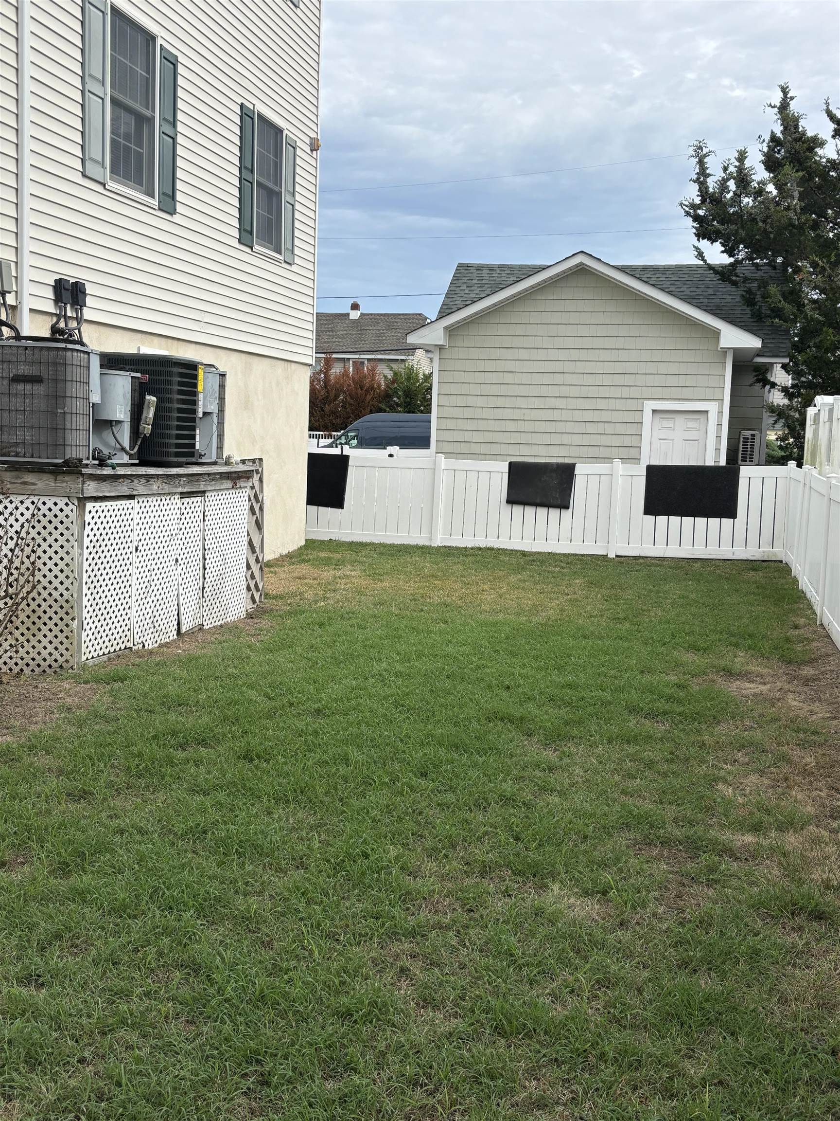 404 W Burk Avenue