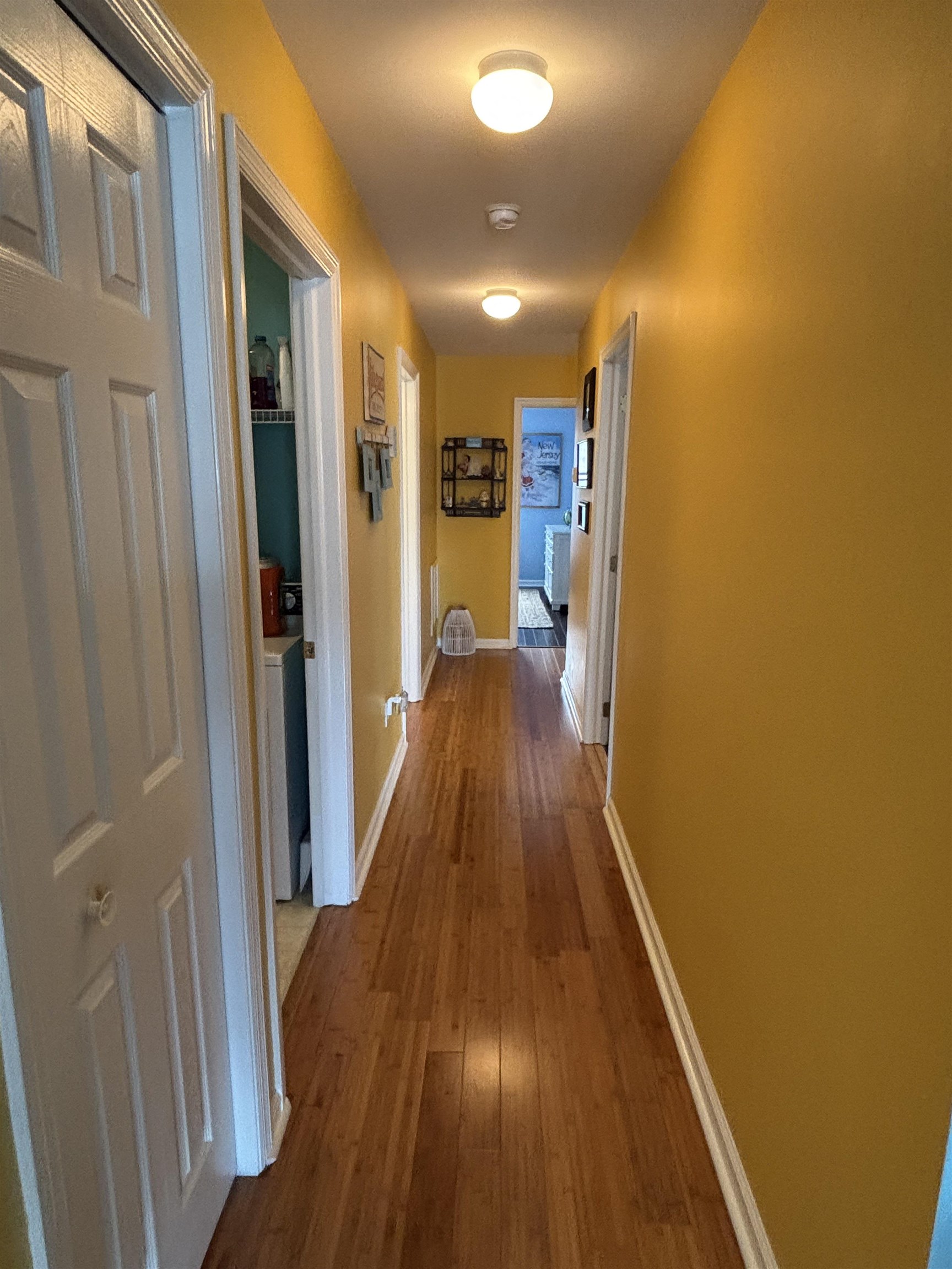 404 W Burk Avenue