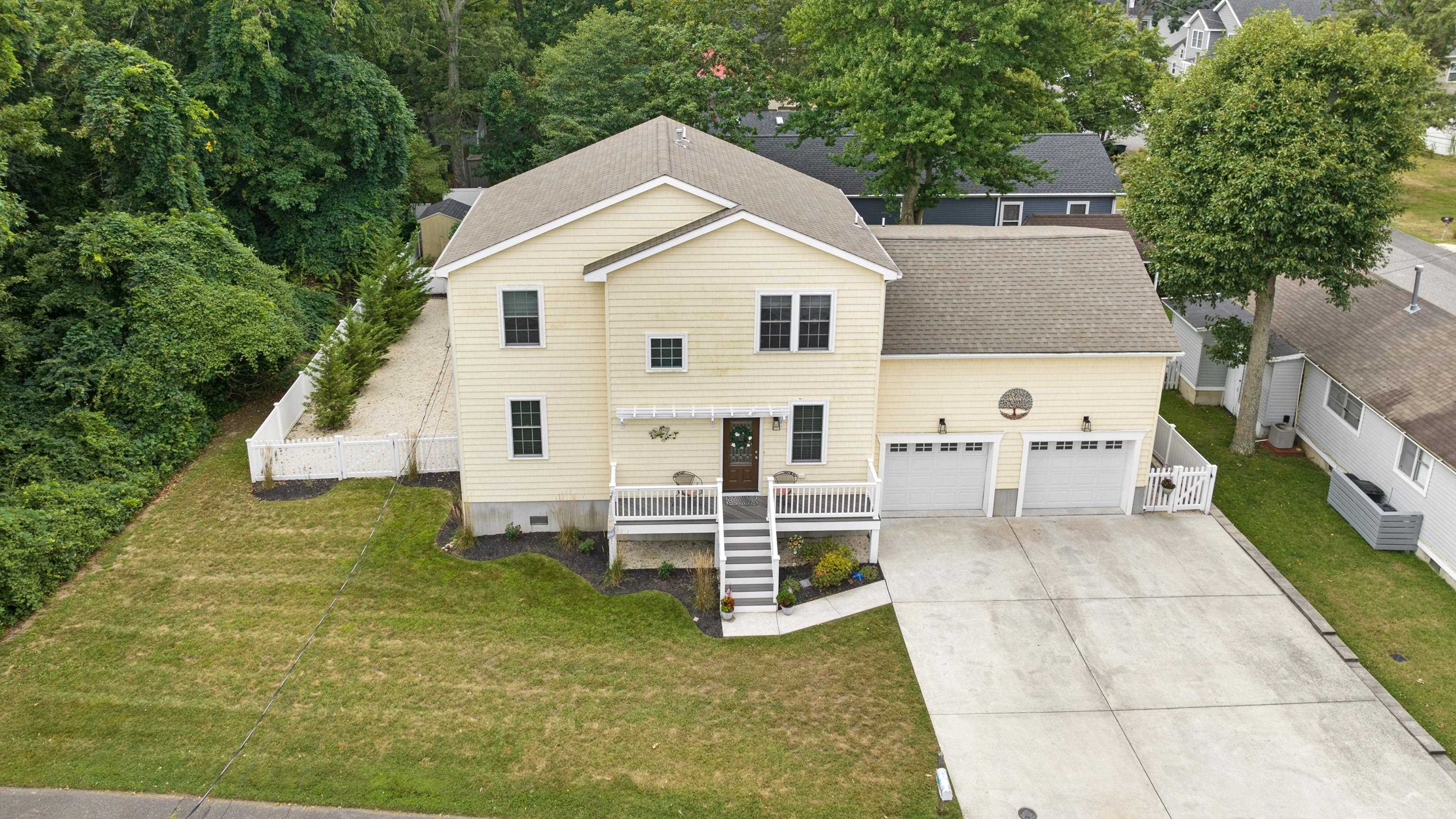  106 Race Track Drive - Townbank