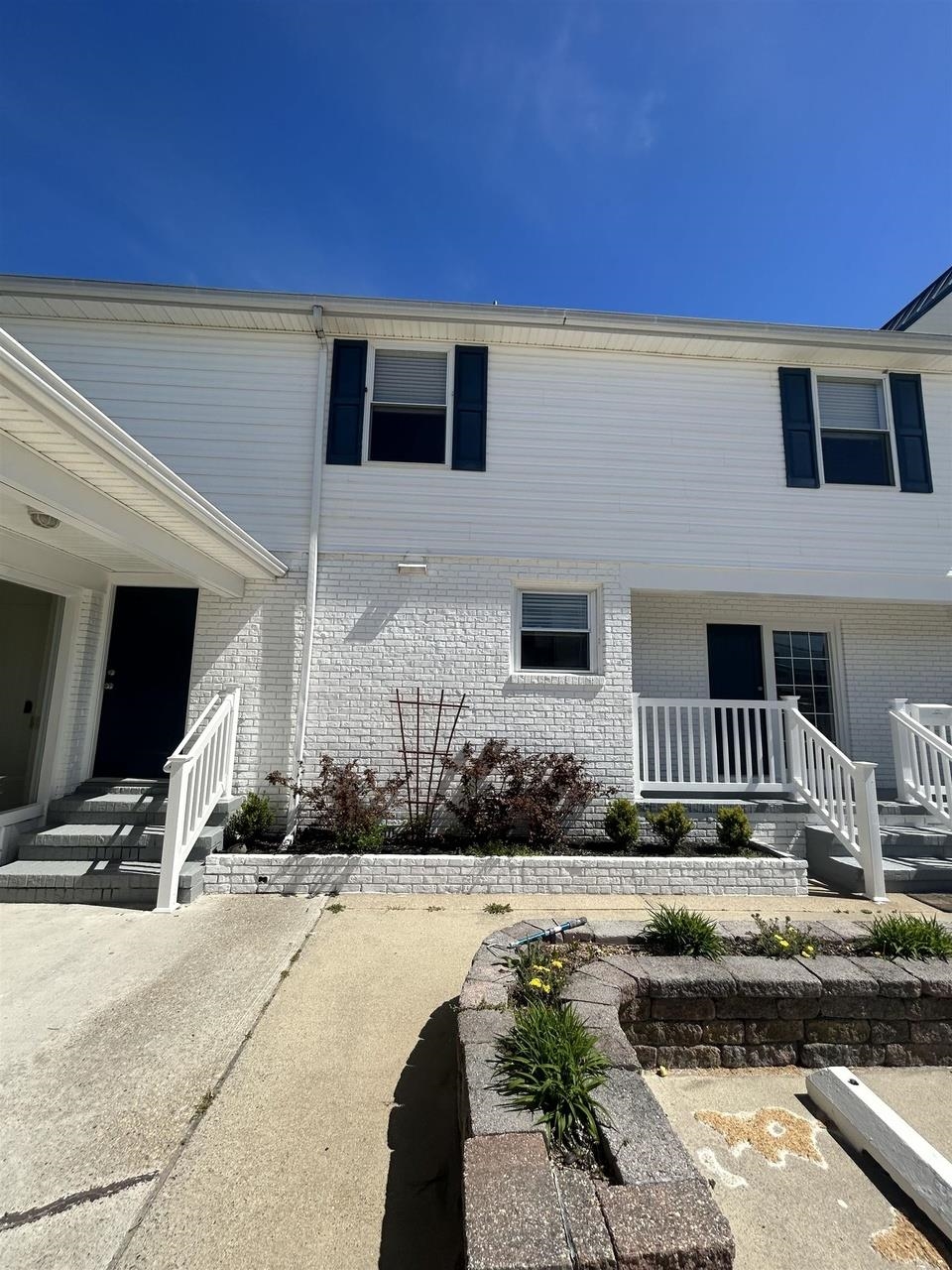 6109 Atlantic Avenuenue
