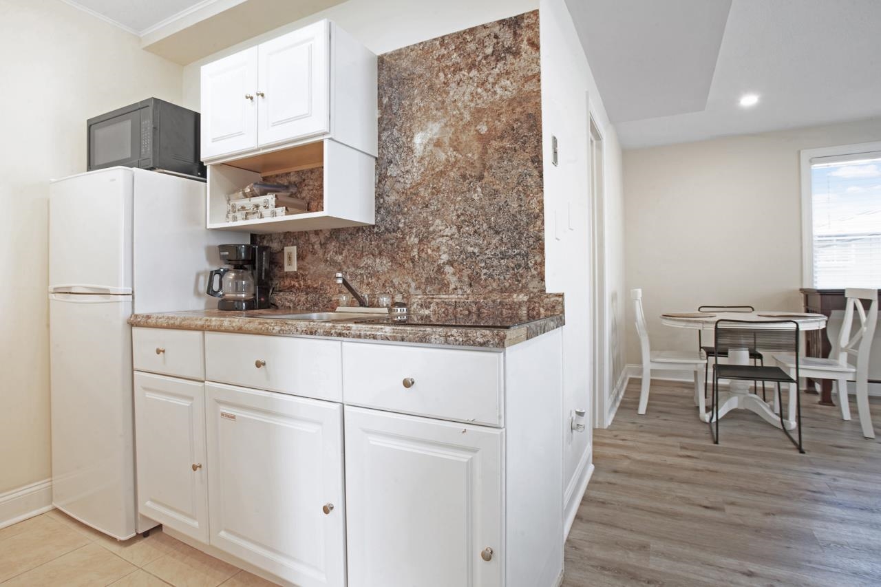 6109 Atlantic Avenuenue