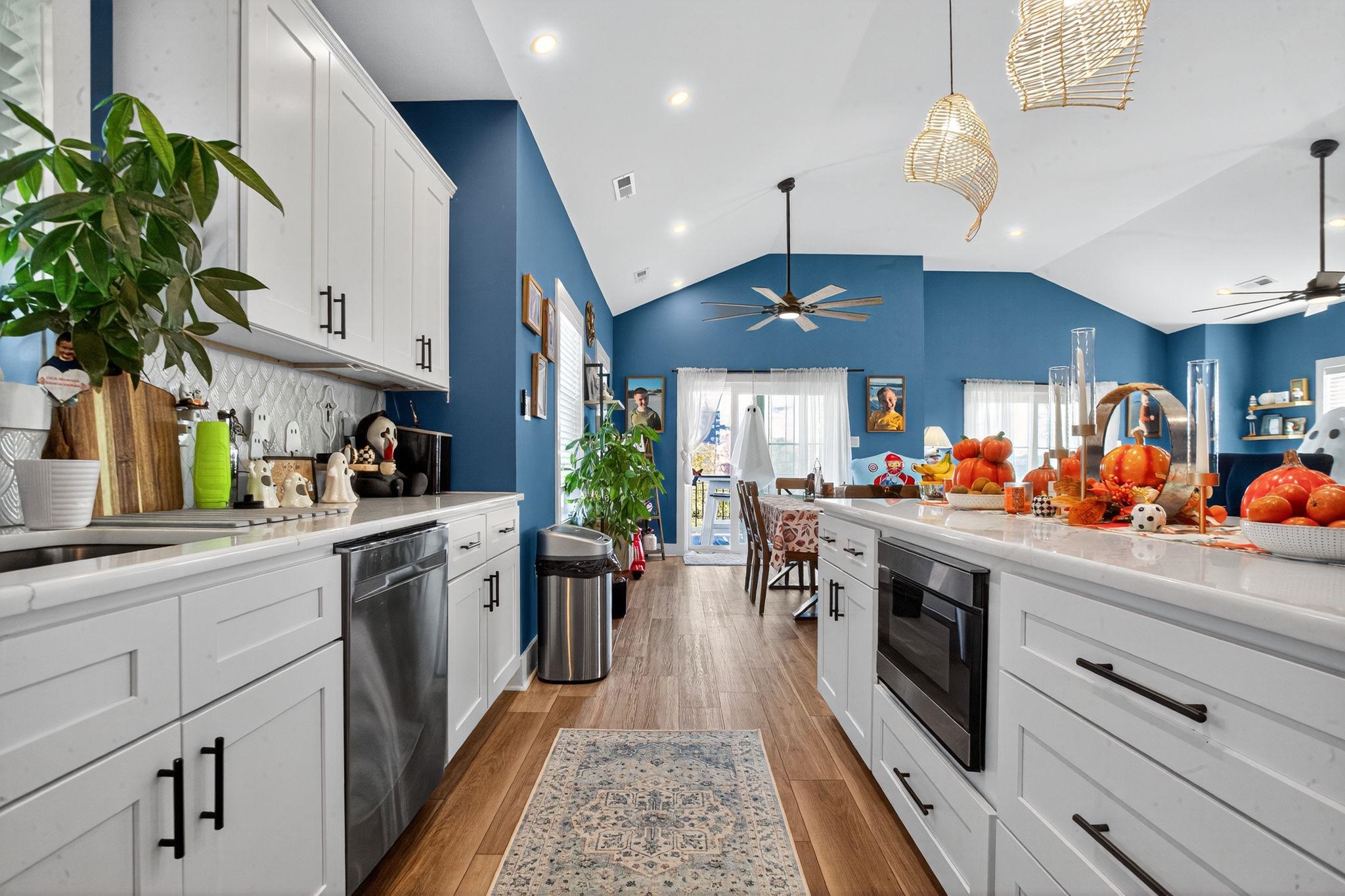 110 W Youngs Avenue