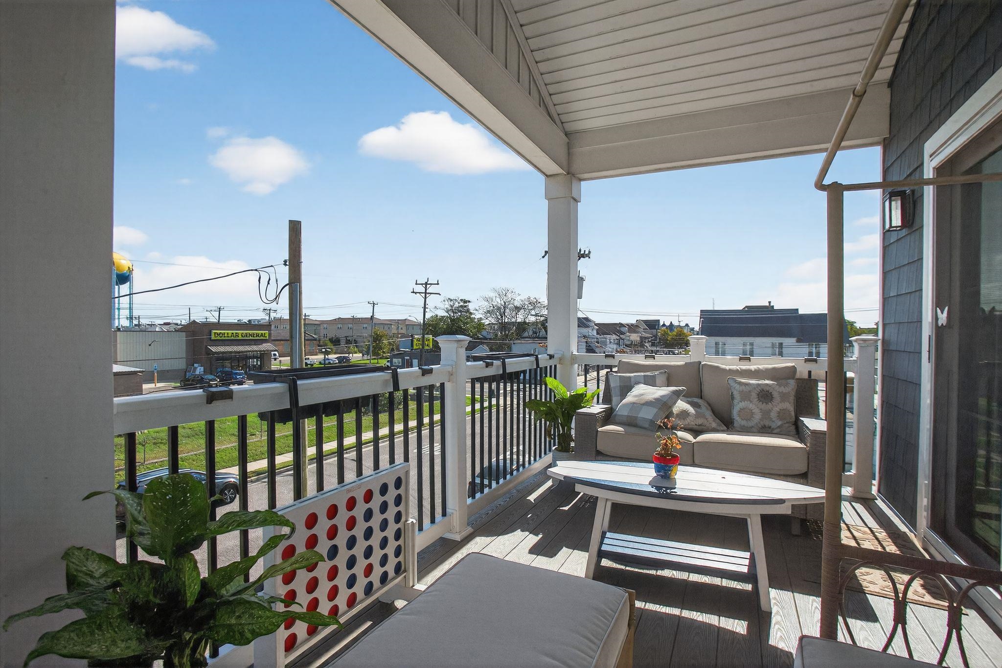 110 W Youngs Avenue