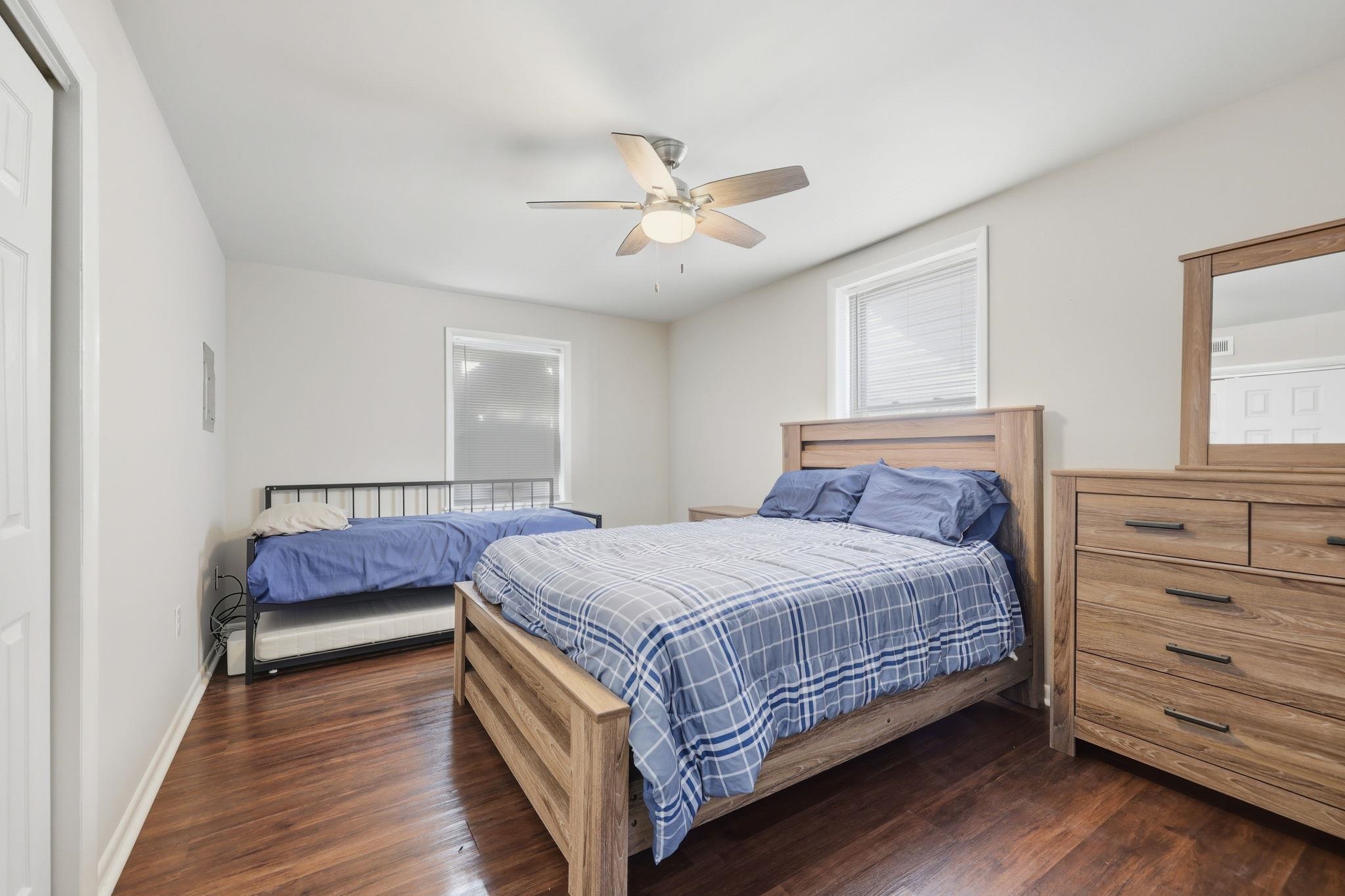 119 E Garfield Avenue - Picture 10