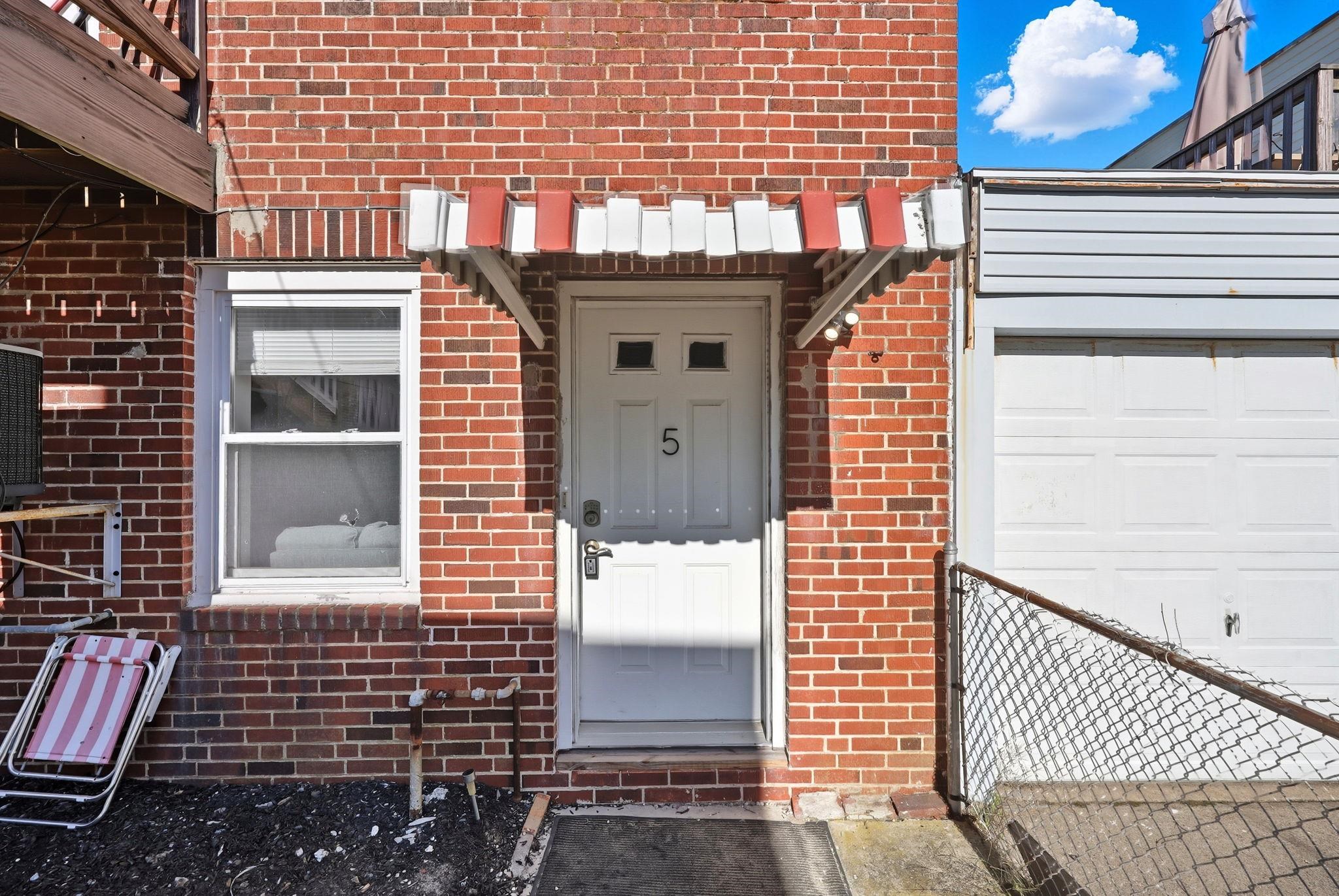119 E Garfield Avenue