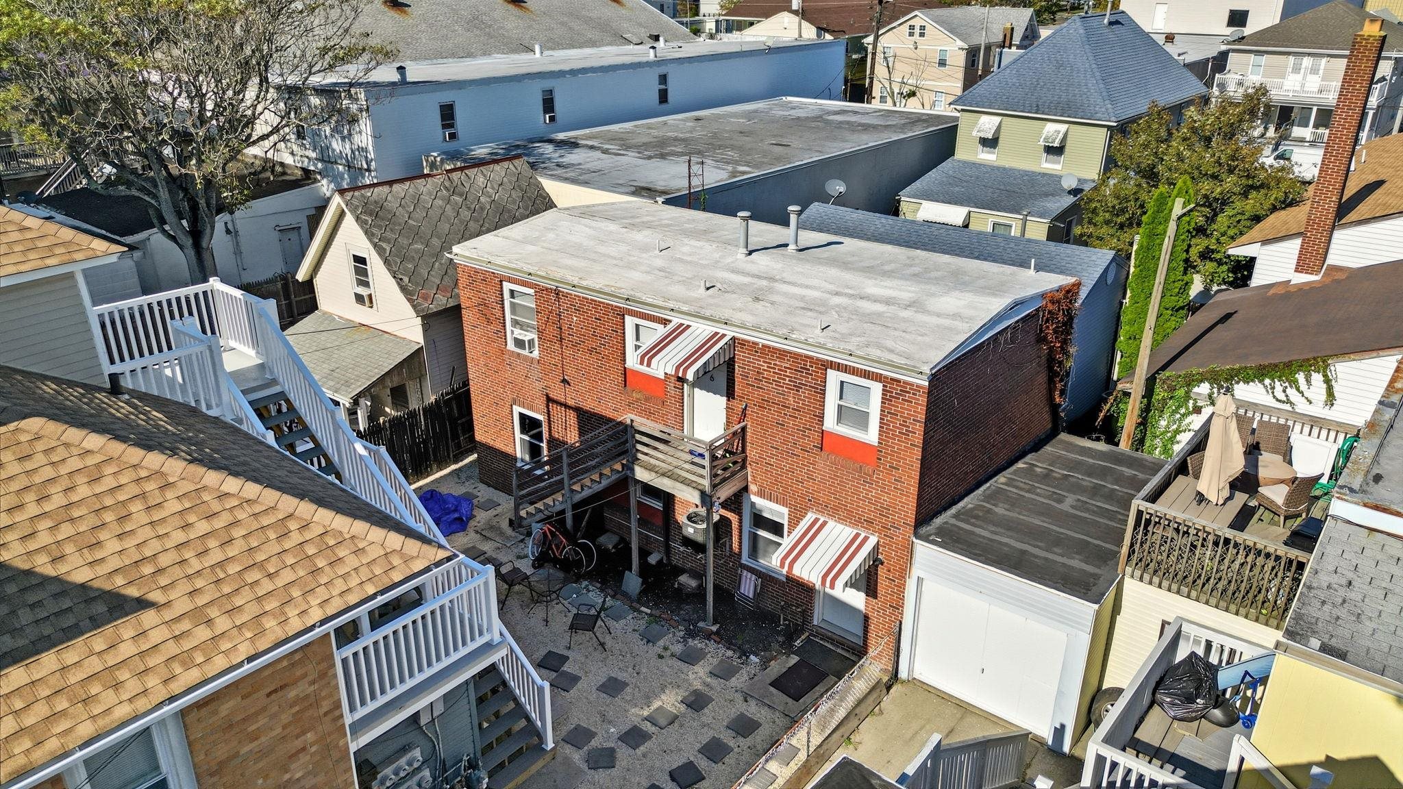 119 E Garfield Avenue