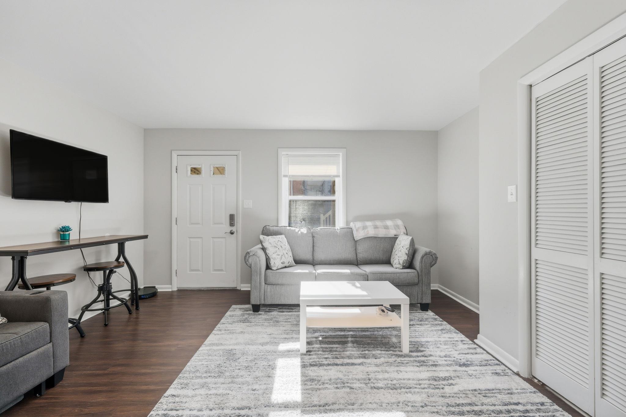 119 E Garfield Avenue - Picture 3