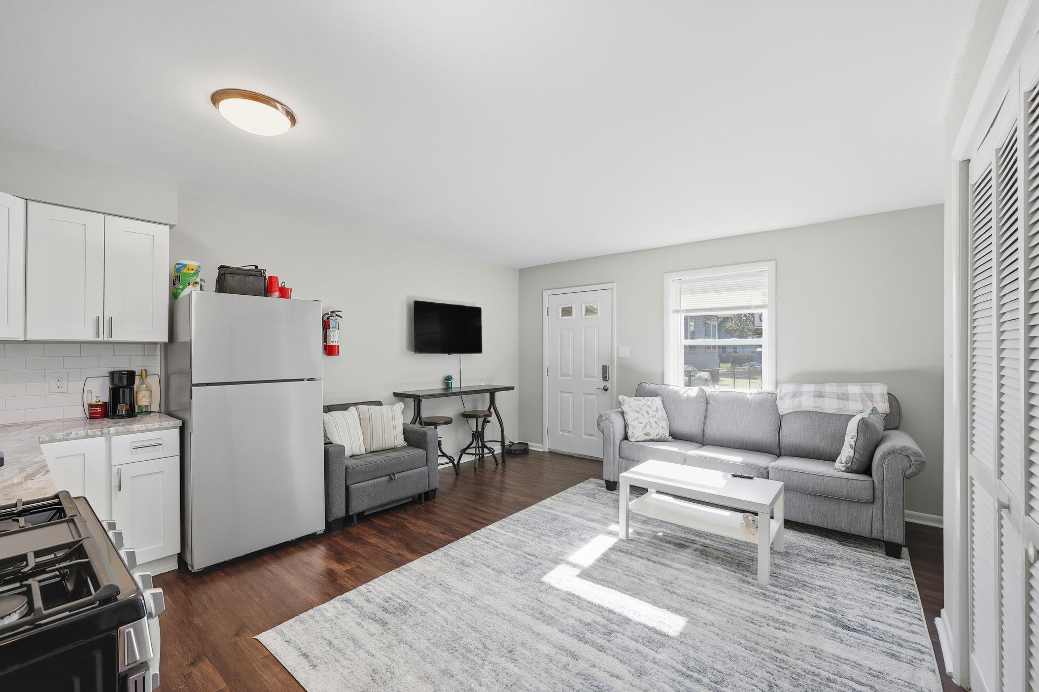 119 E Garfield Avenue - Picture 4