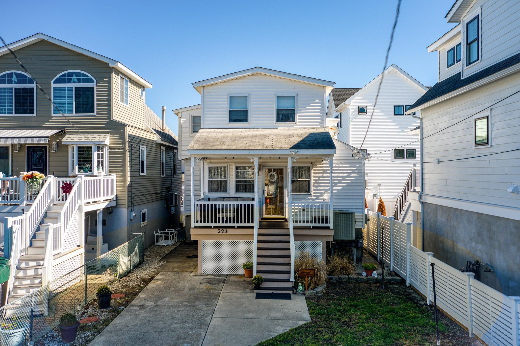 223 W 19TH Avenue