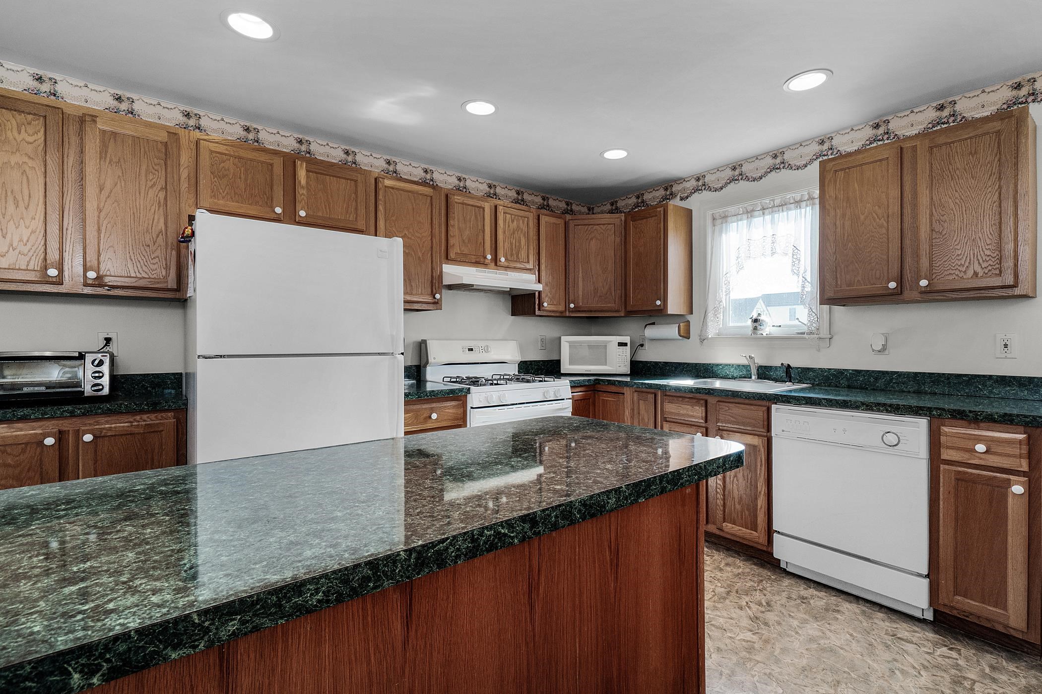 223 W 19TH Avenue