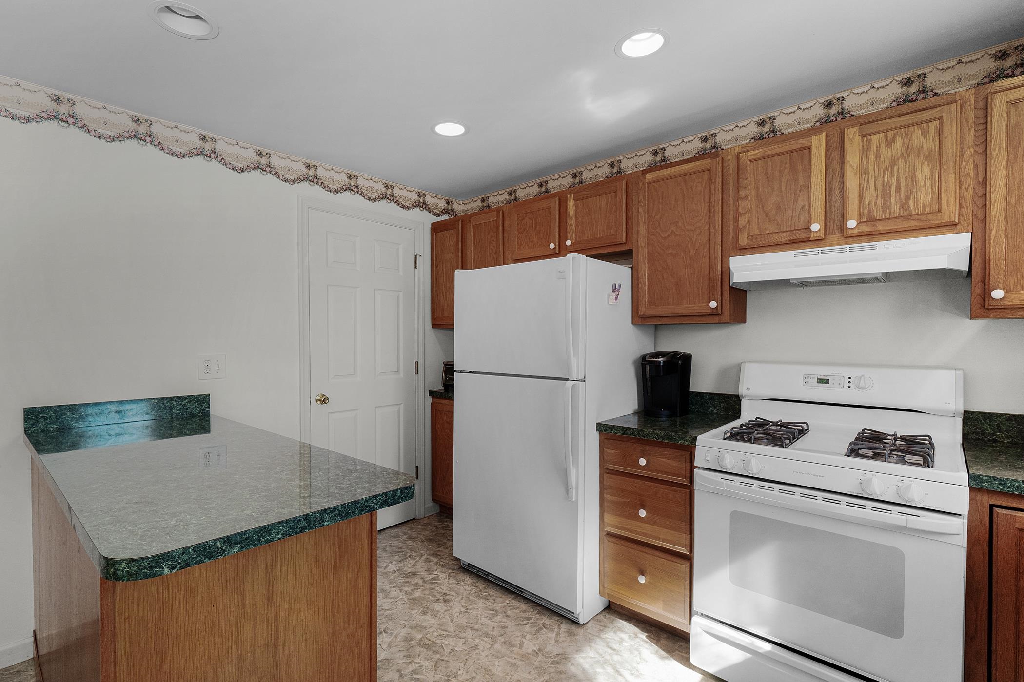 223 W 19TH Avenue