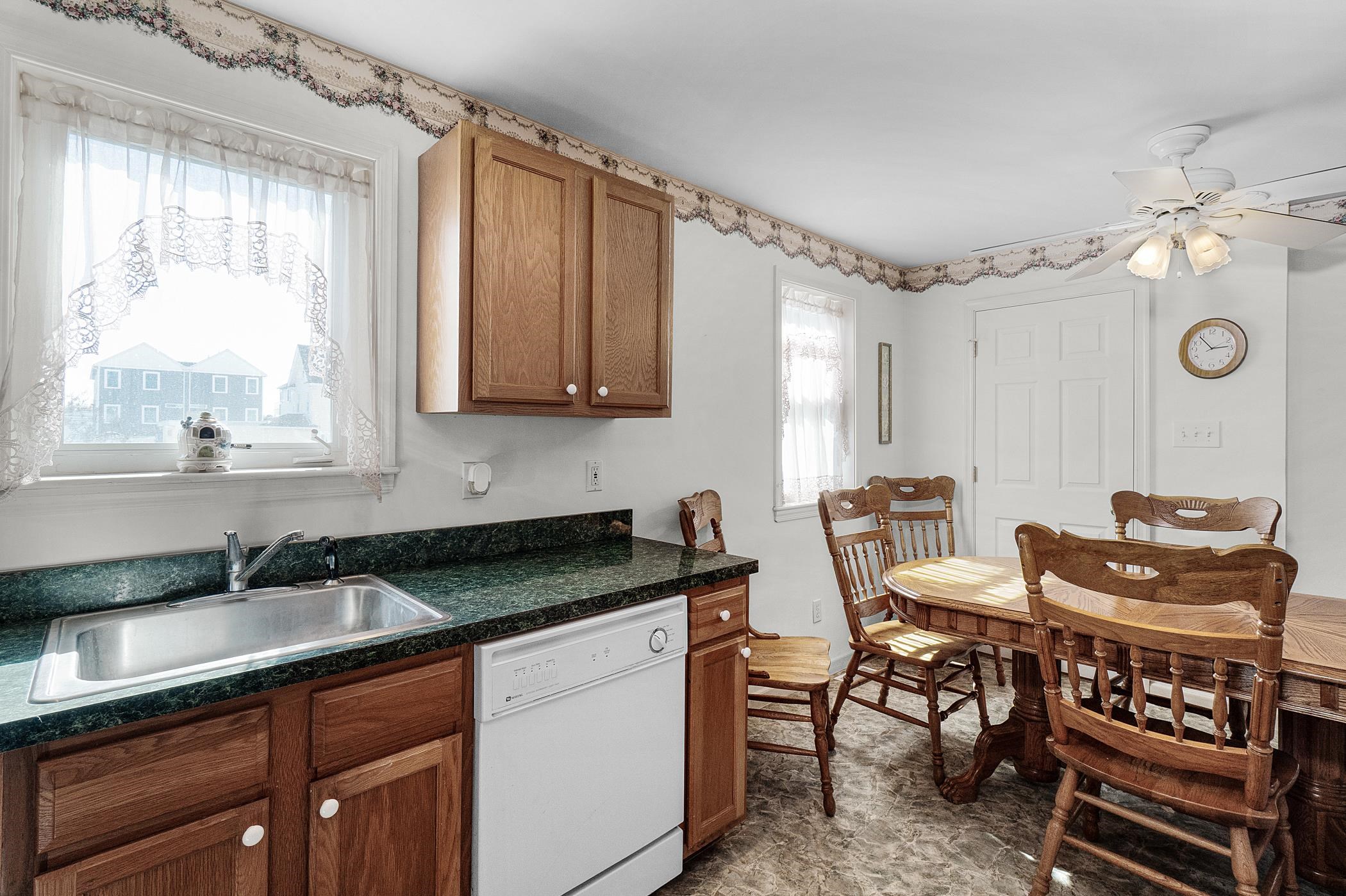 223 W 19TH Avenue