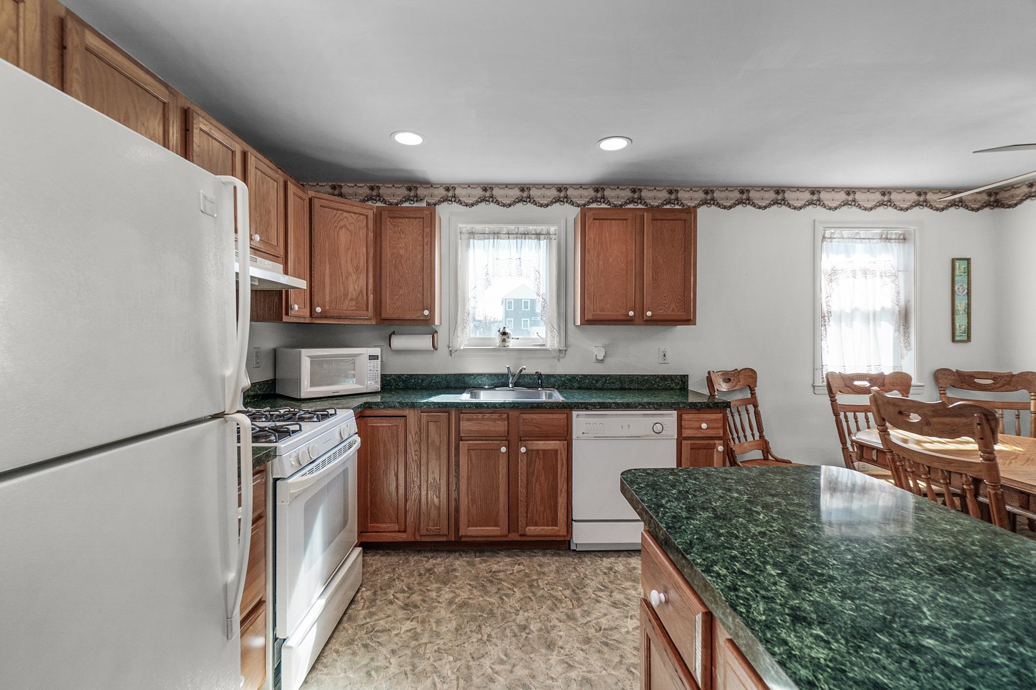 223 W 19TH Avenue