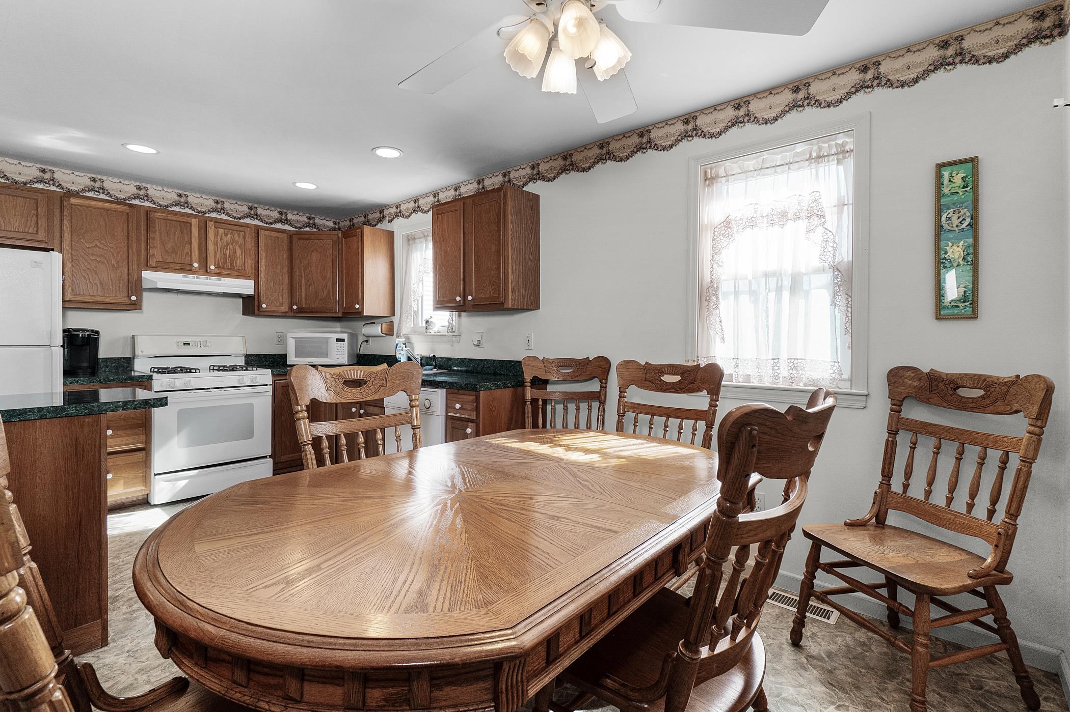 223 W 19TH Avenue