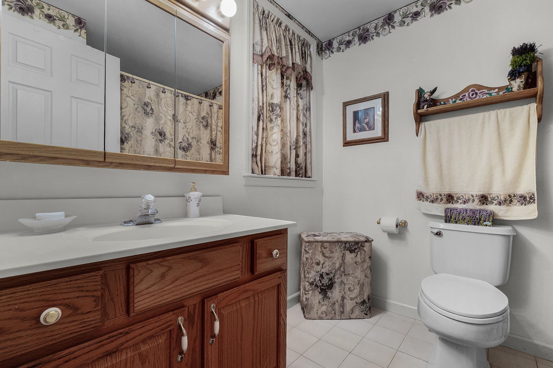 223 W 19TH Avenue