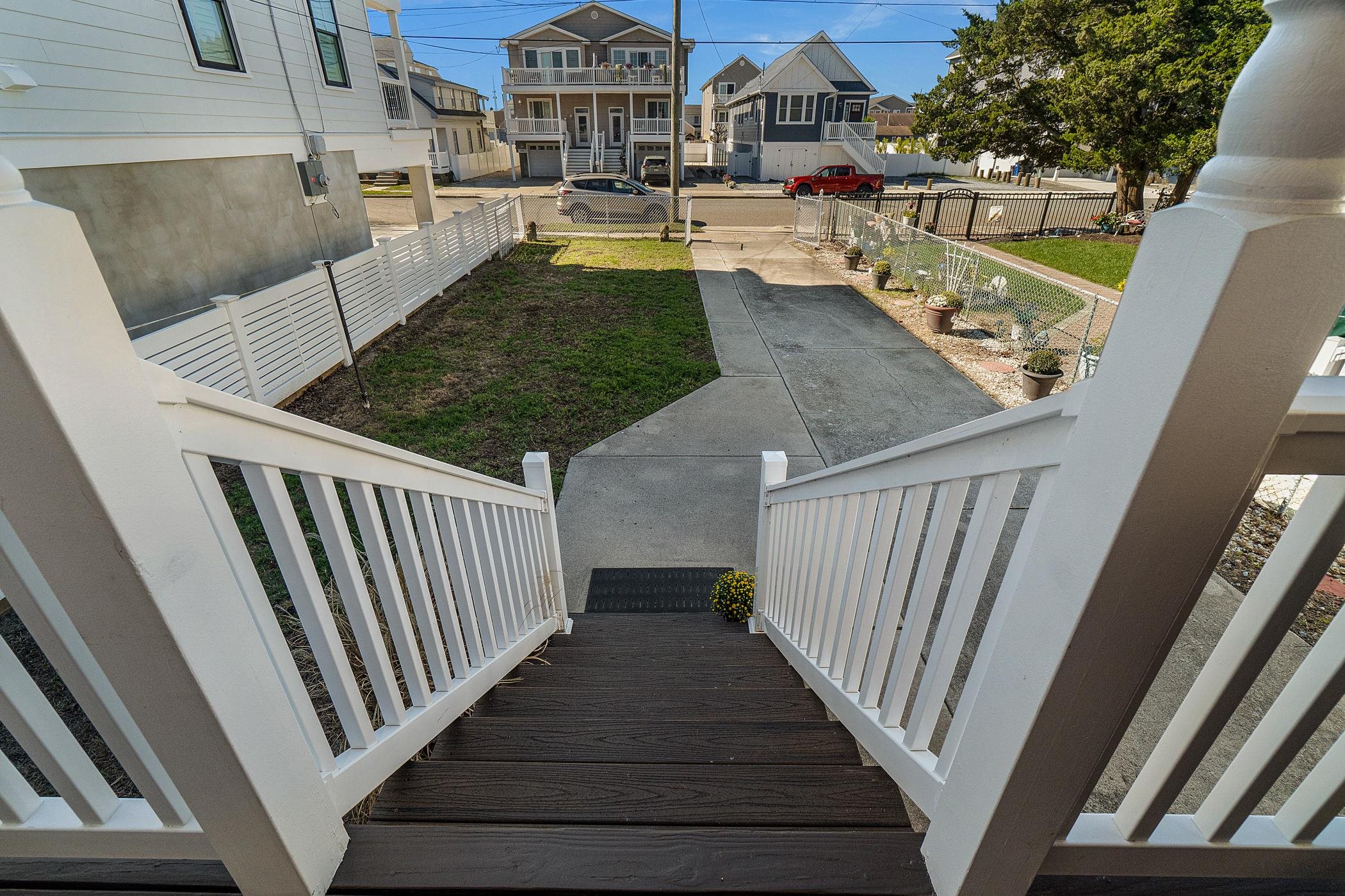 223 W 19TH Avenue