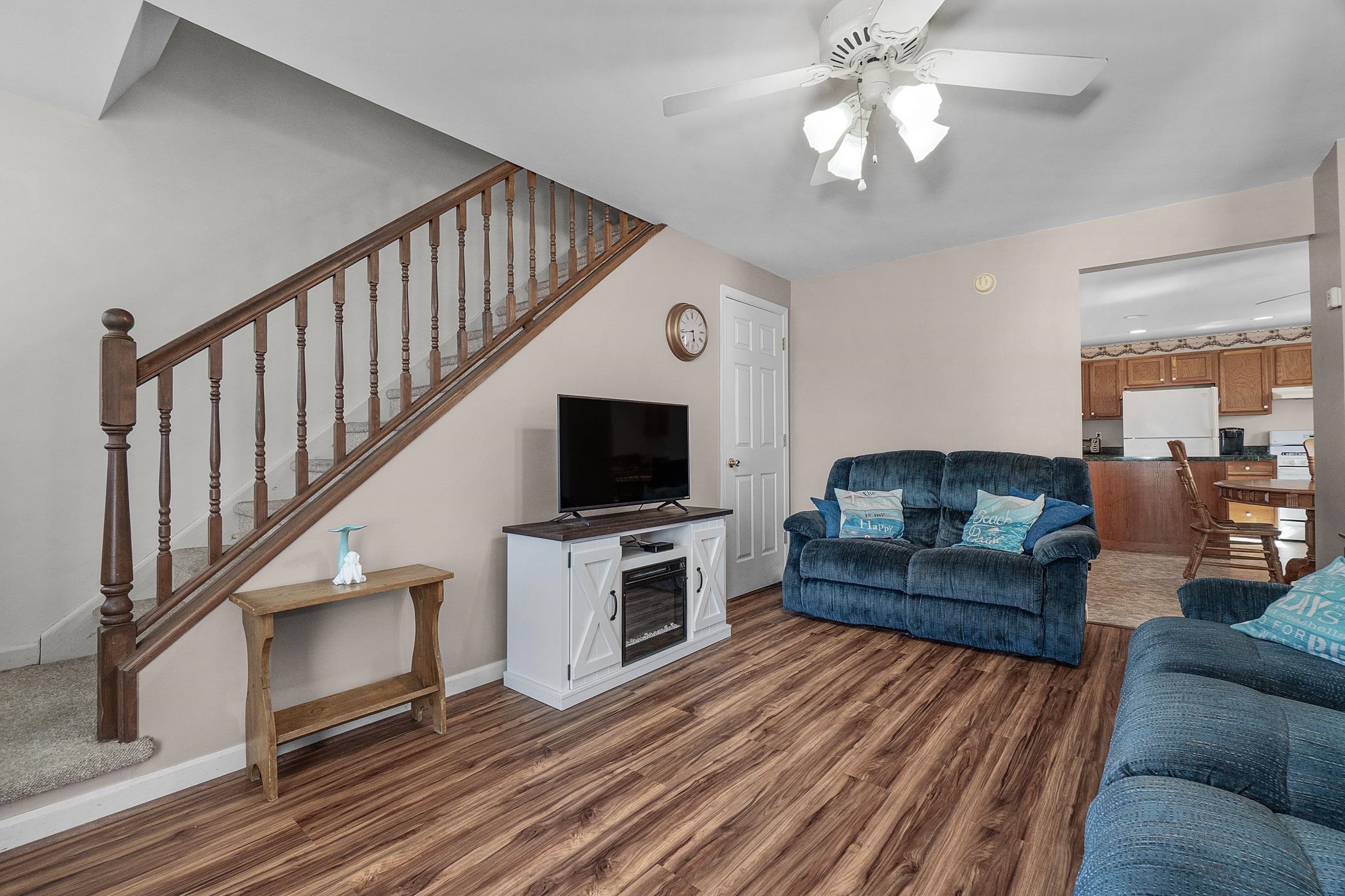 223 W 19TH Avenue
