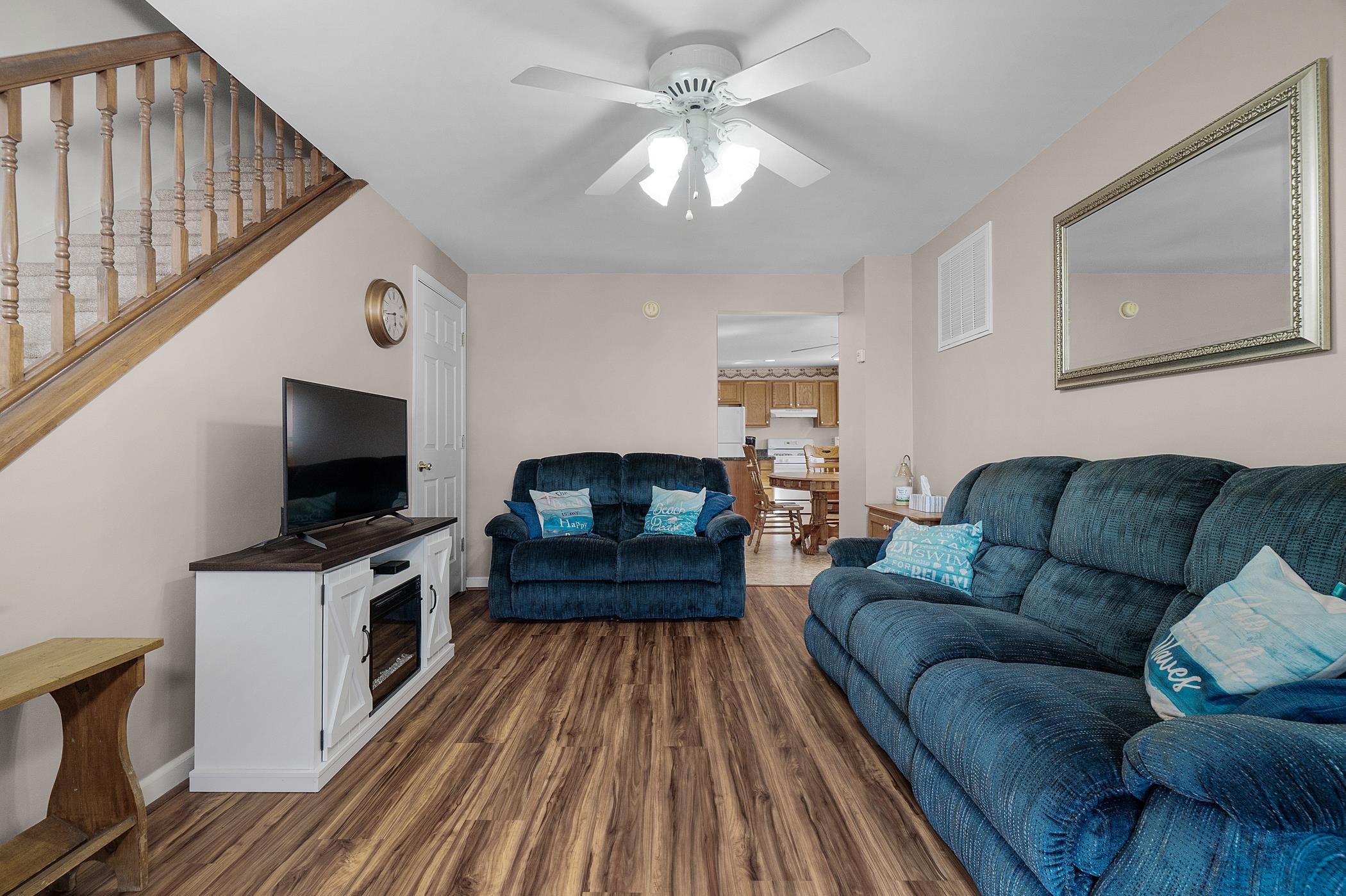 223 W 19TH Avenue