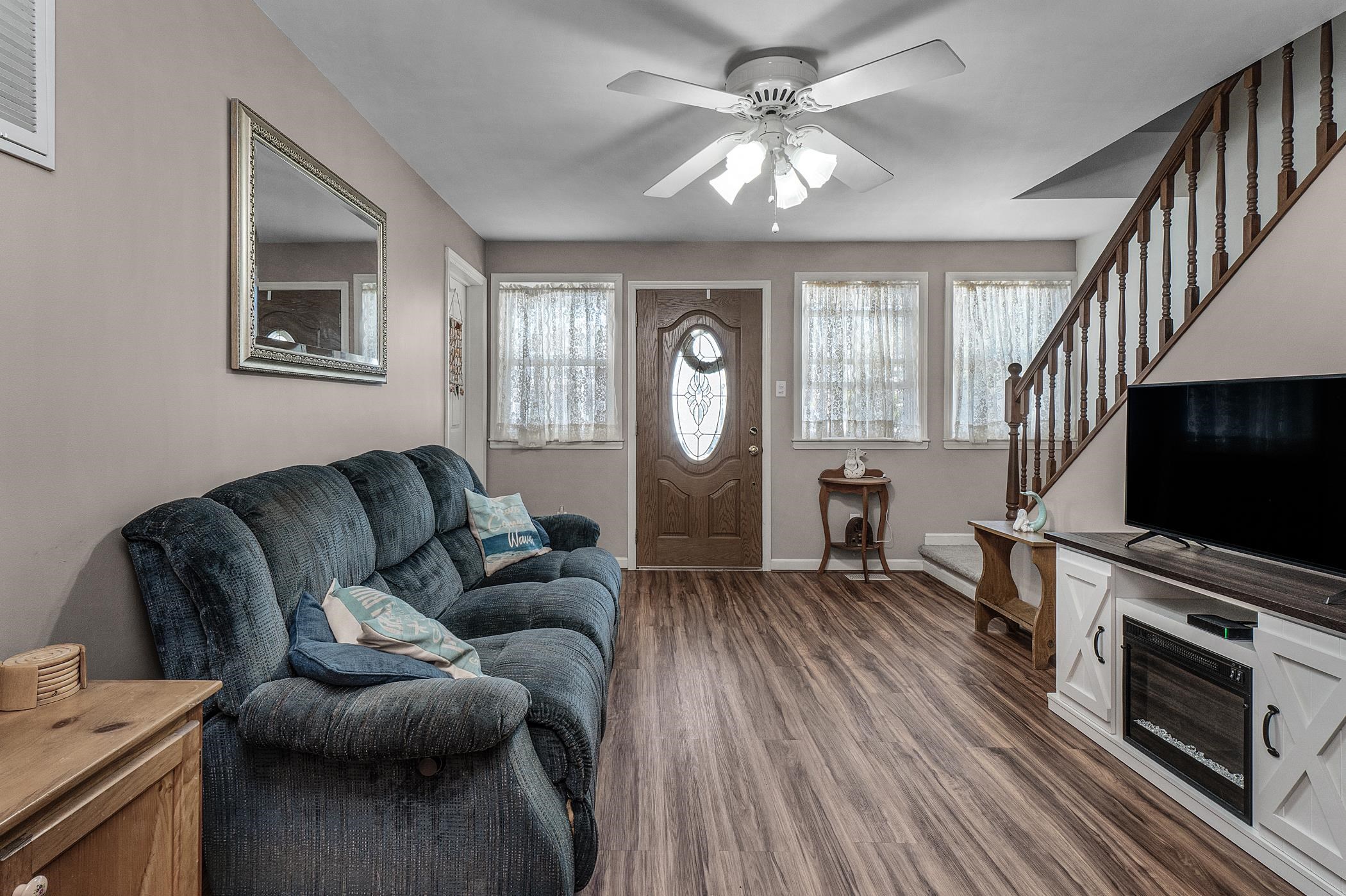 223 W 19TH Avenue