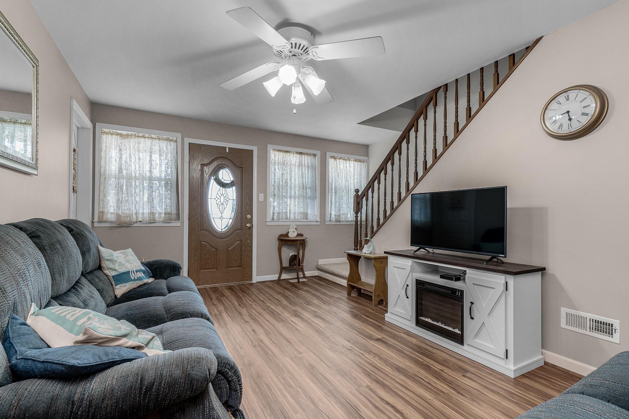 223 W 19TH Avenue