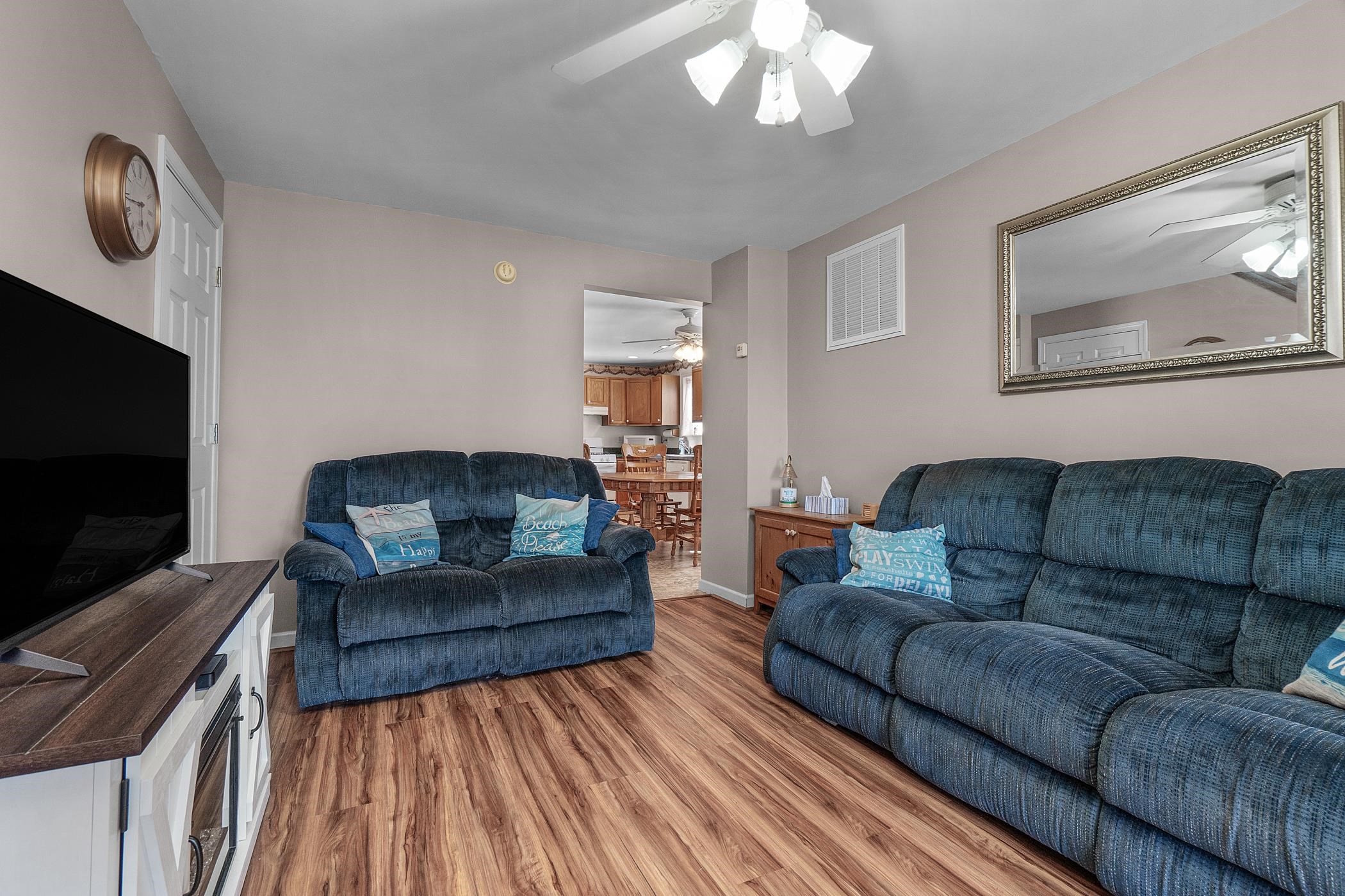 223 W 19TH Avenue