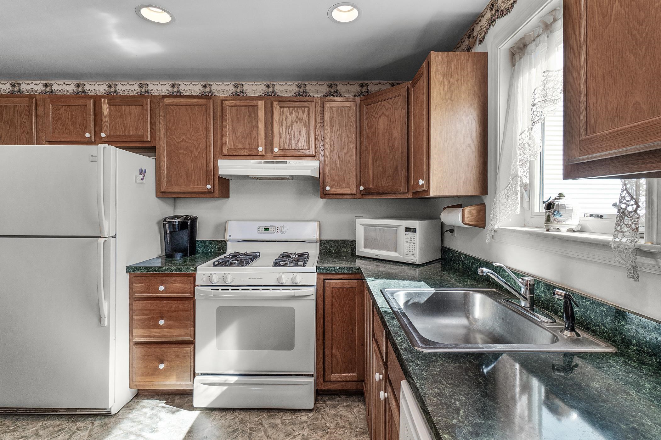 223 W 19TH Avenue