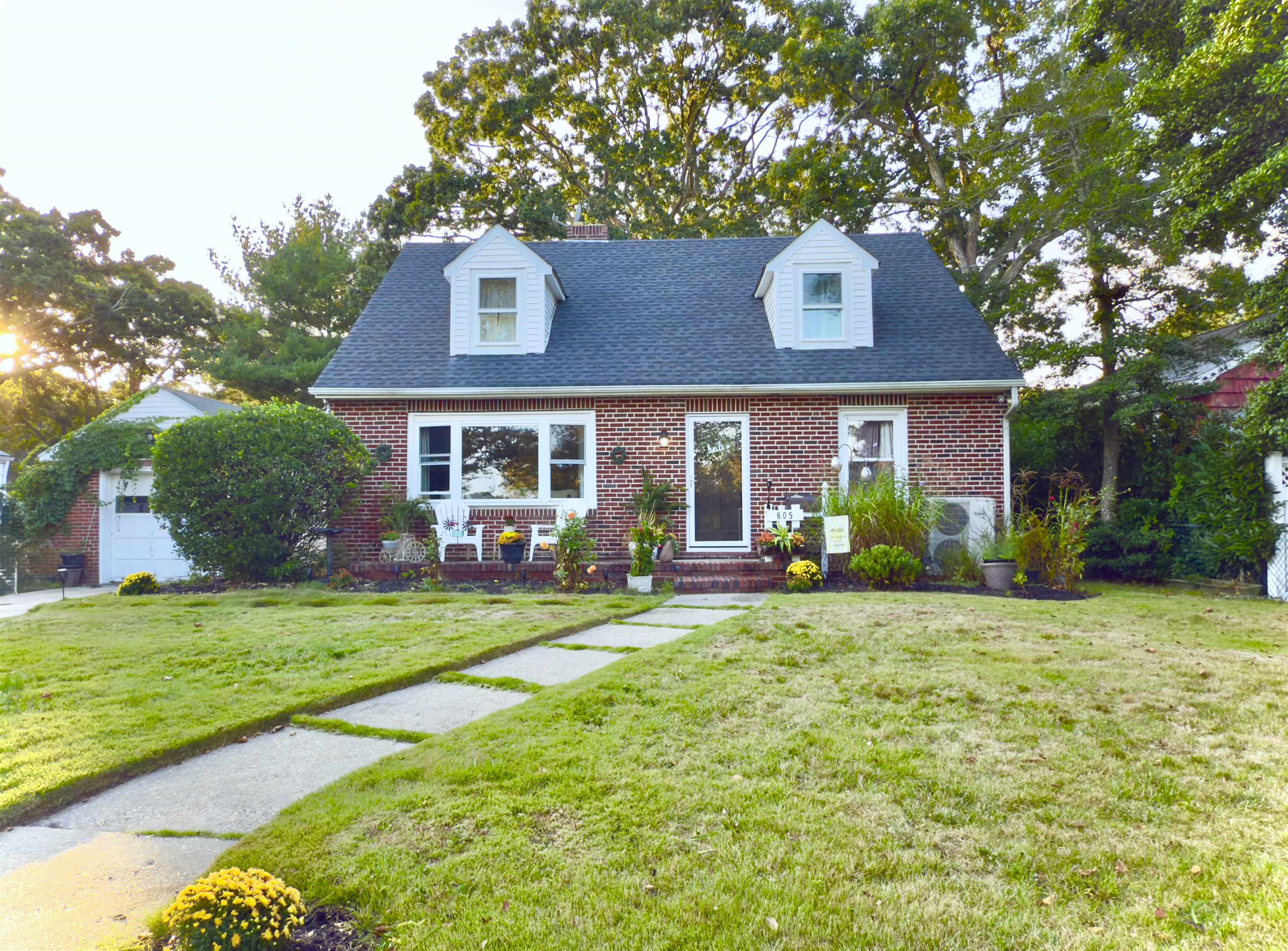 605 Shore Road