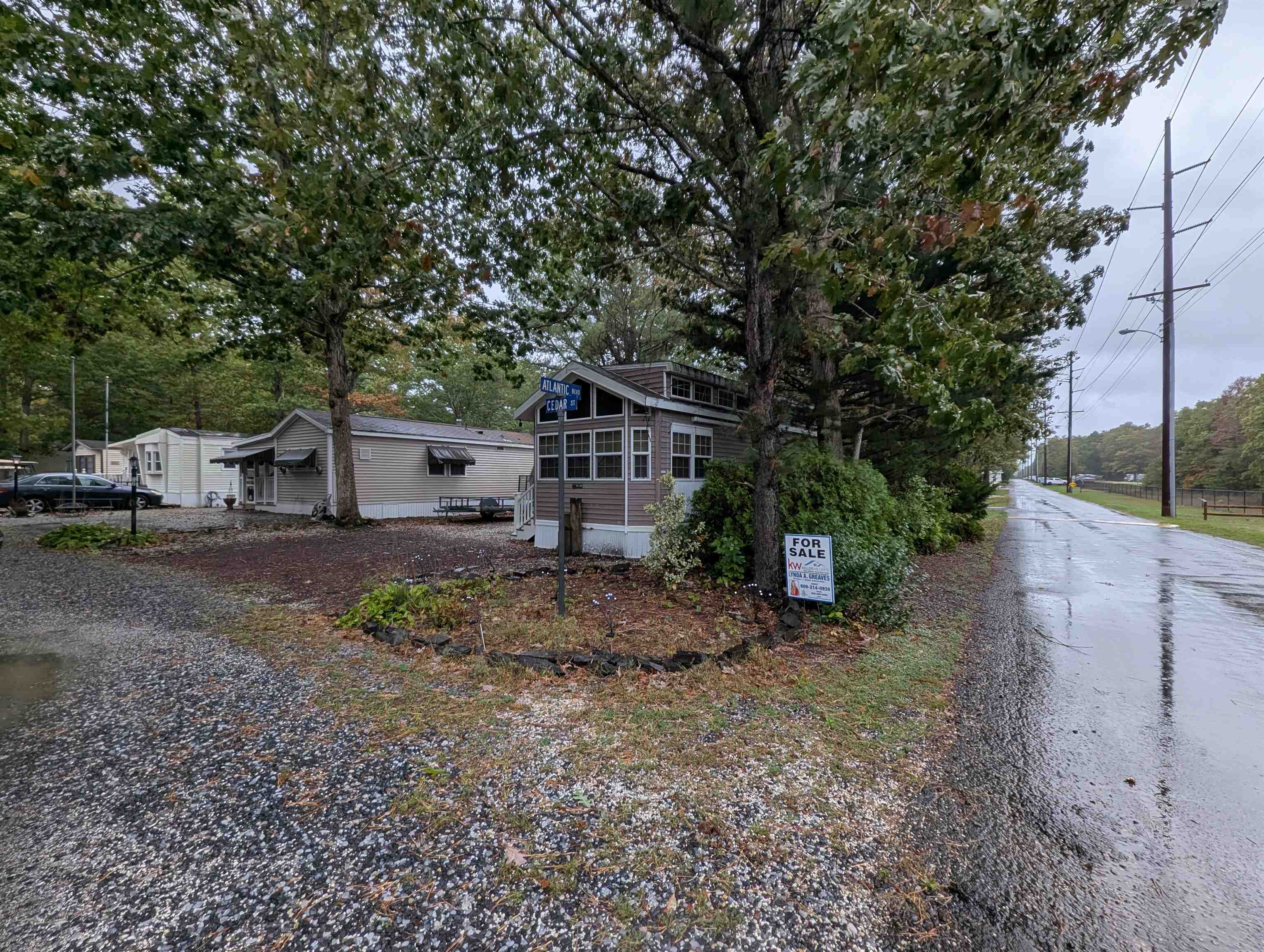 27 Cedar  - Picture 16