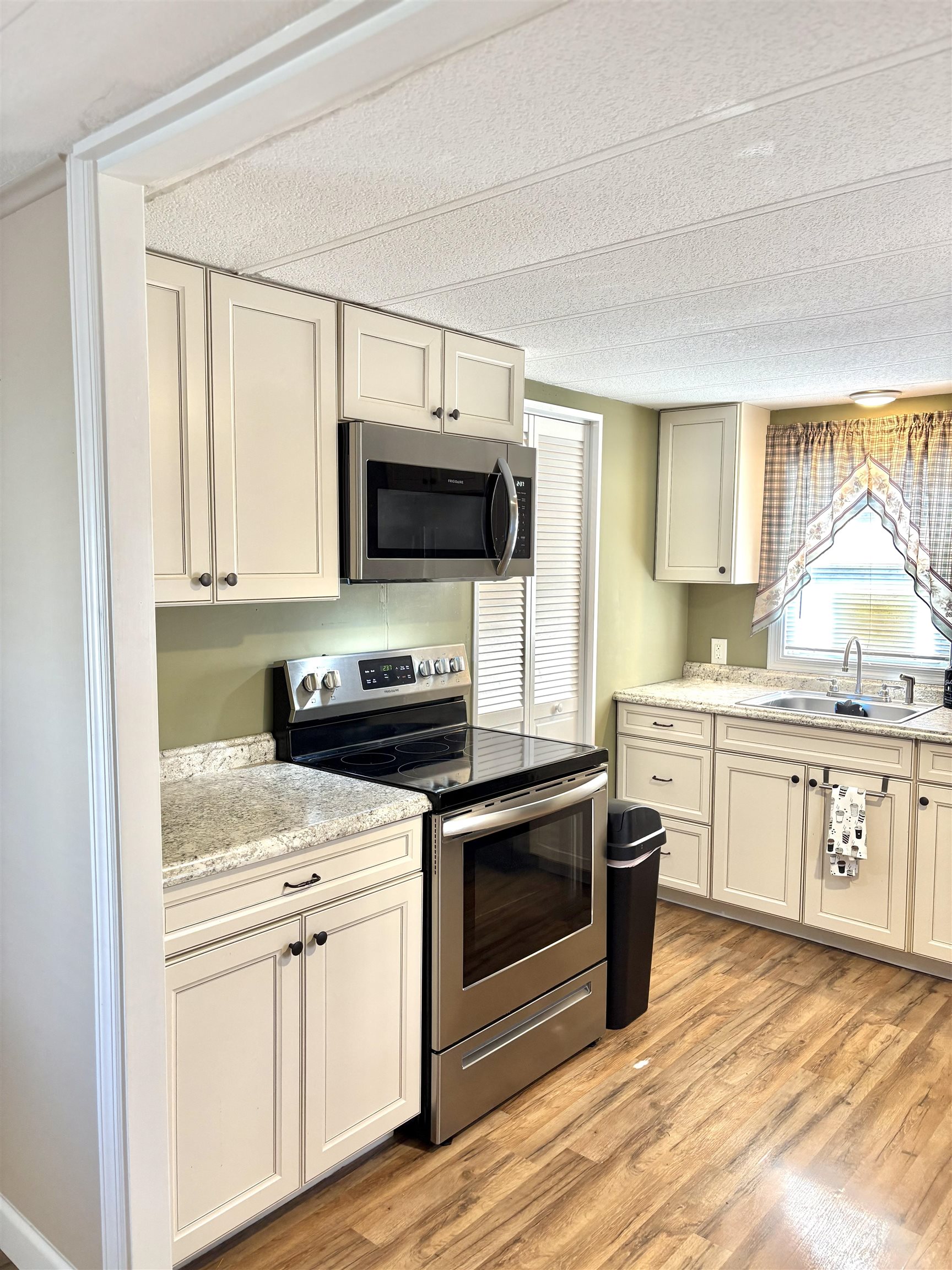 164 Maurice Boulevard Boulevard - Picture 3