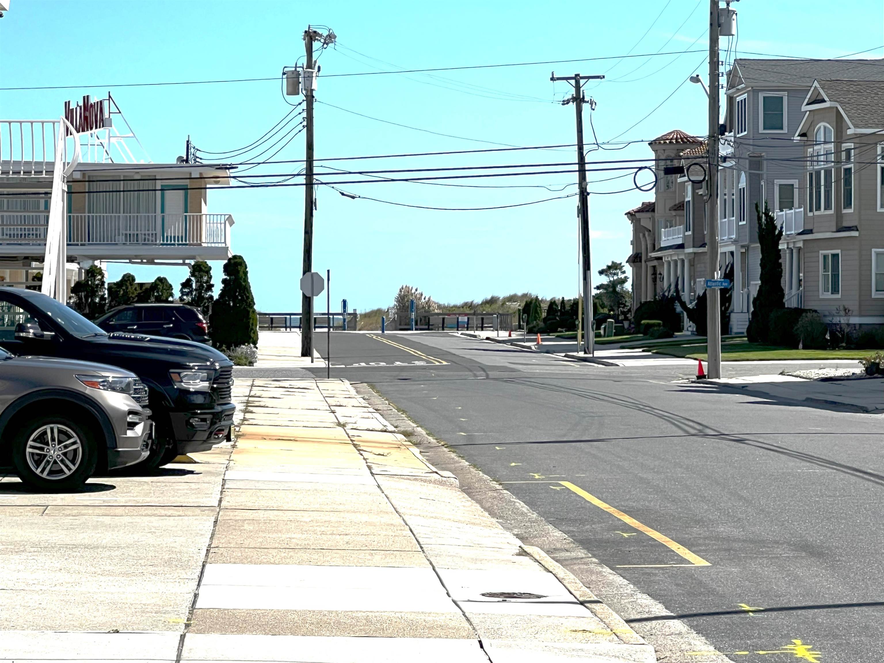 309 E Hollywood Avenue