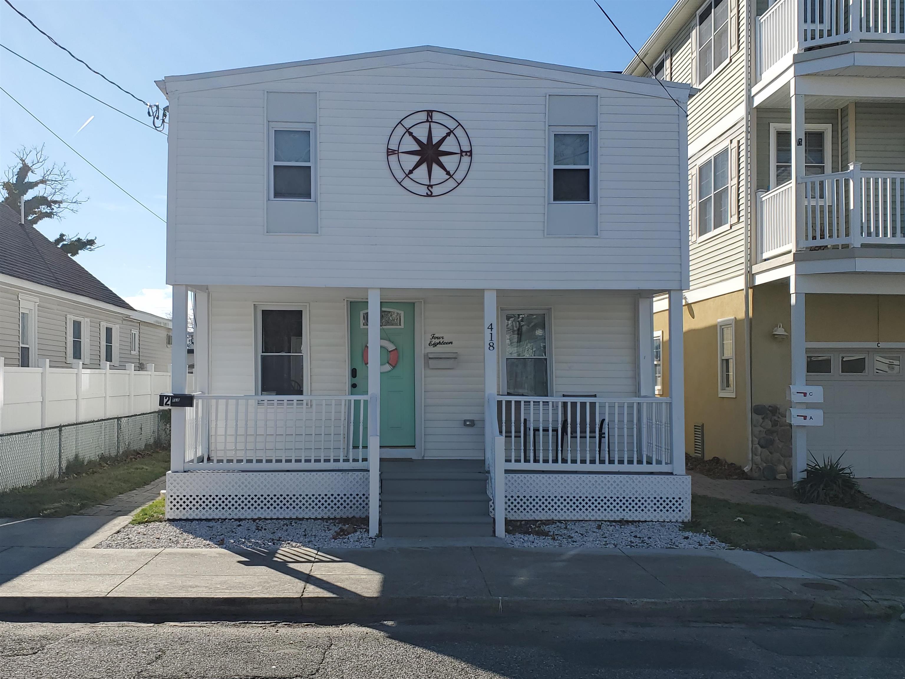 418 W Roberts Avenue