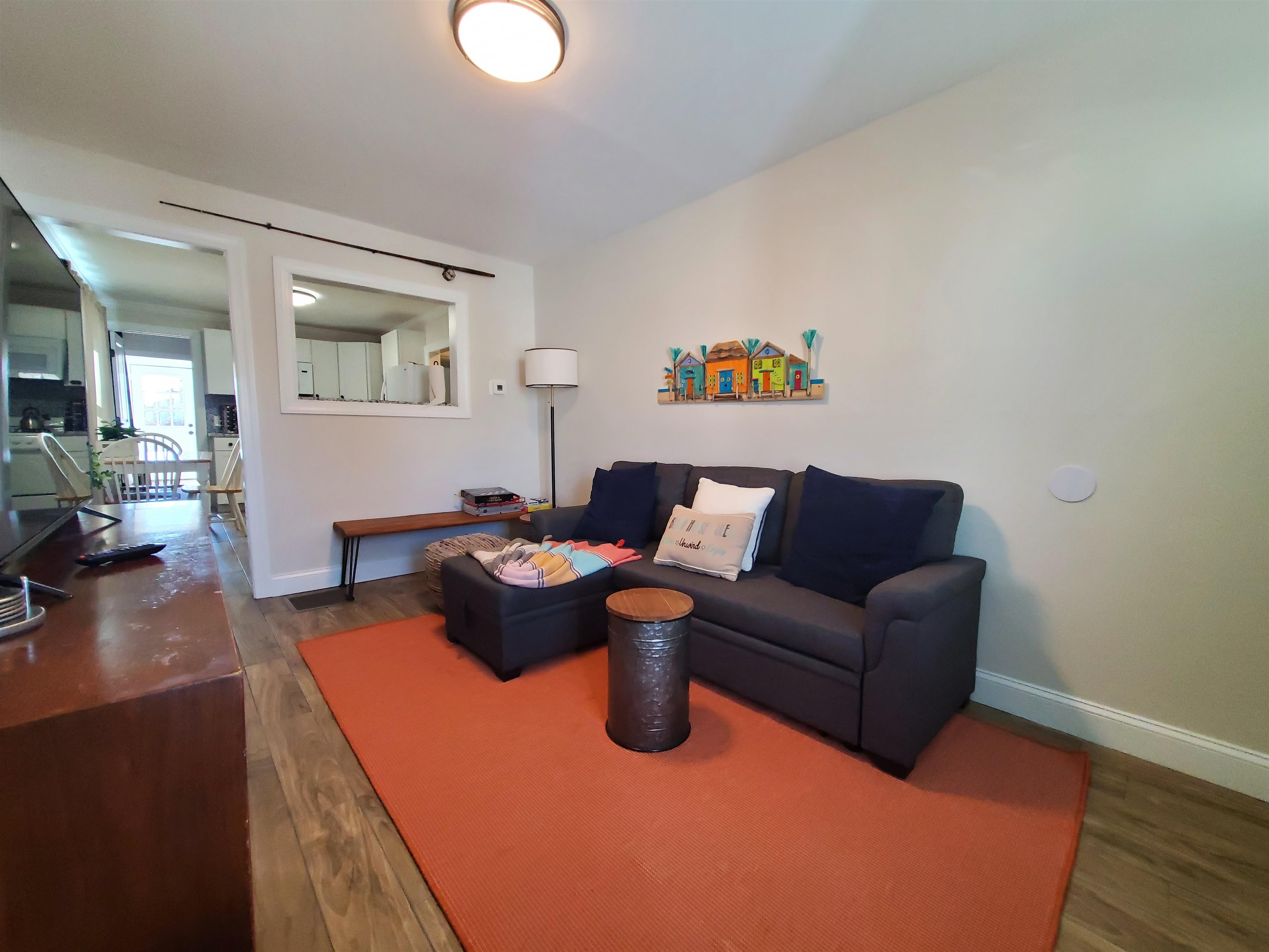 418 W Roberts Avenue