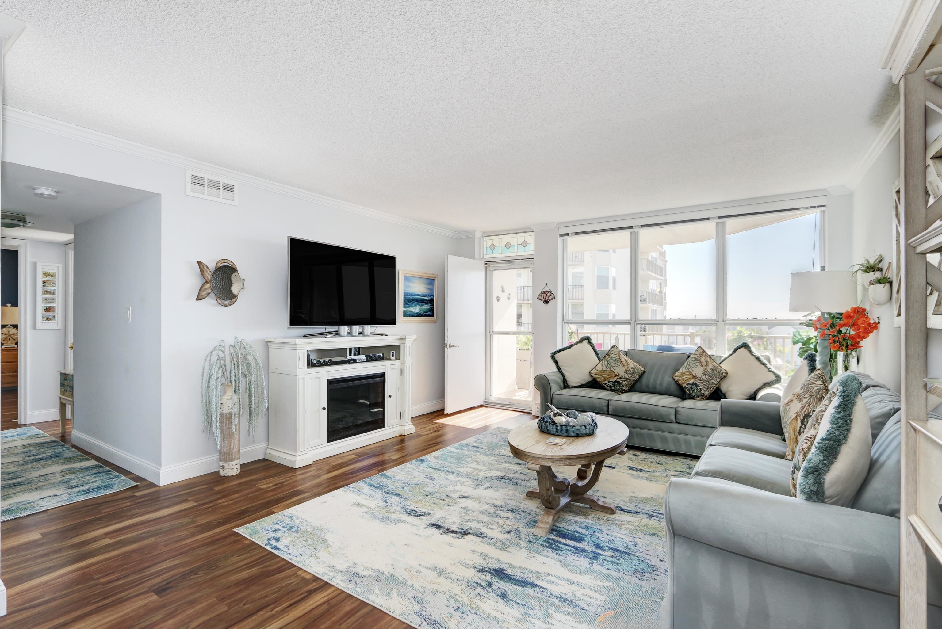 500 Bay Avenue - Picture 1