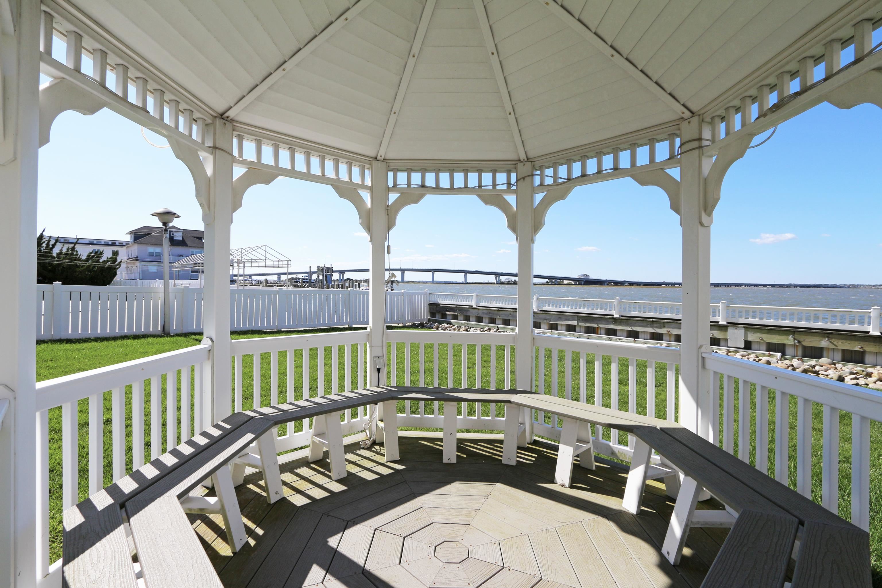 500 Bay Avenue - Picture 29