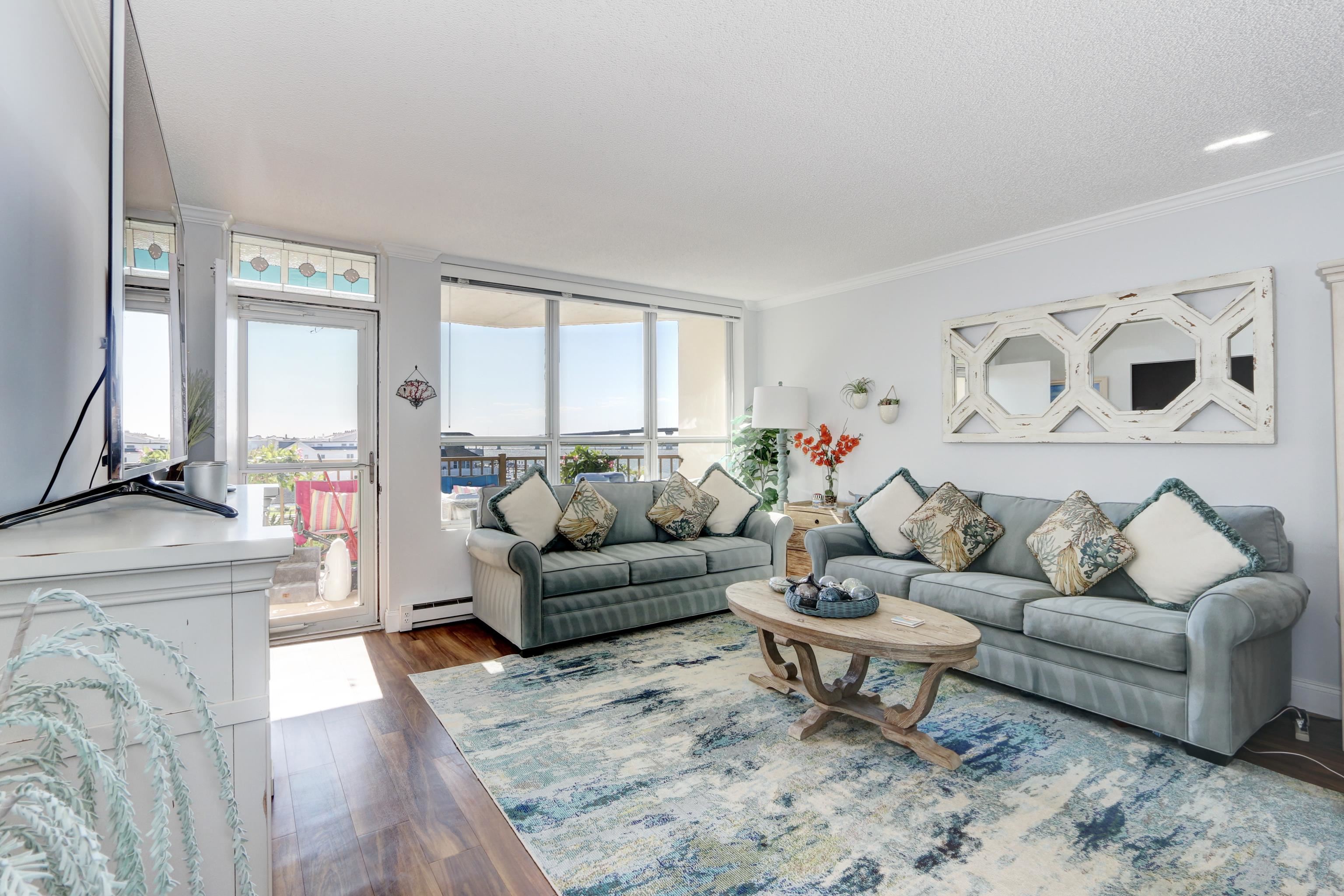 500 Bay Avenue - Picture 3