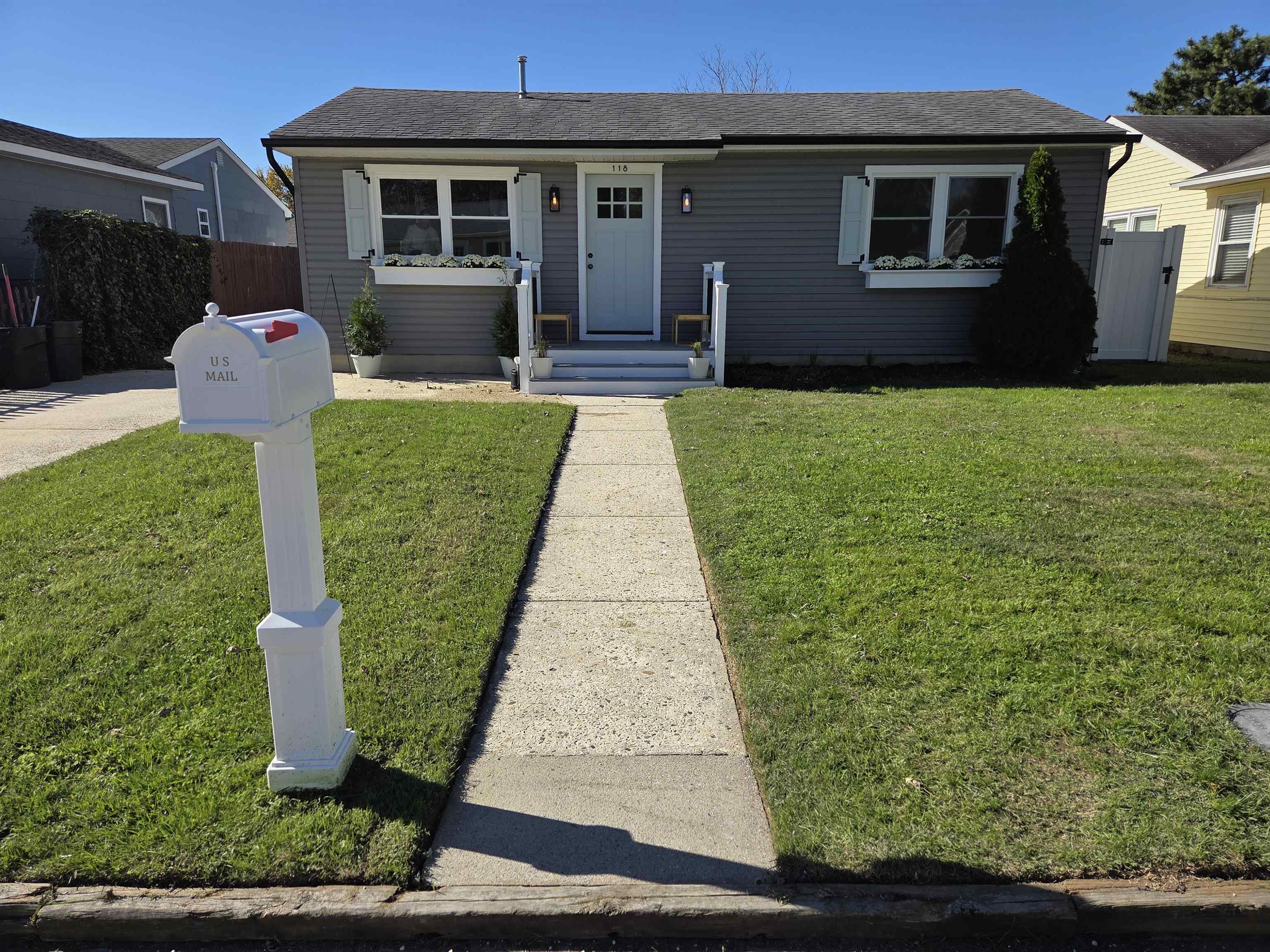 118 Shadeland Avenue - Villas