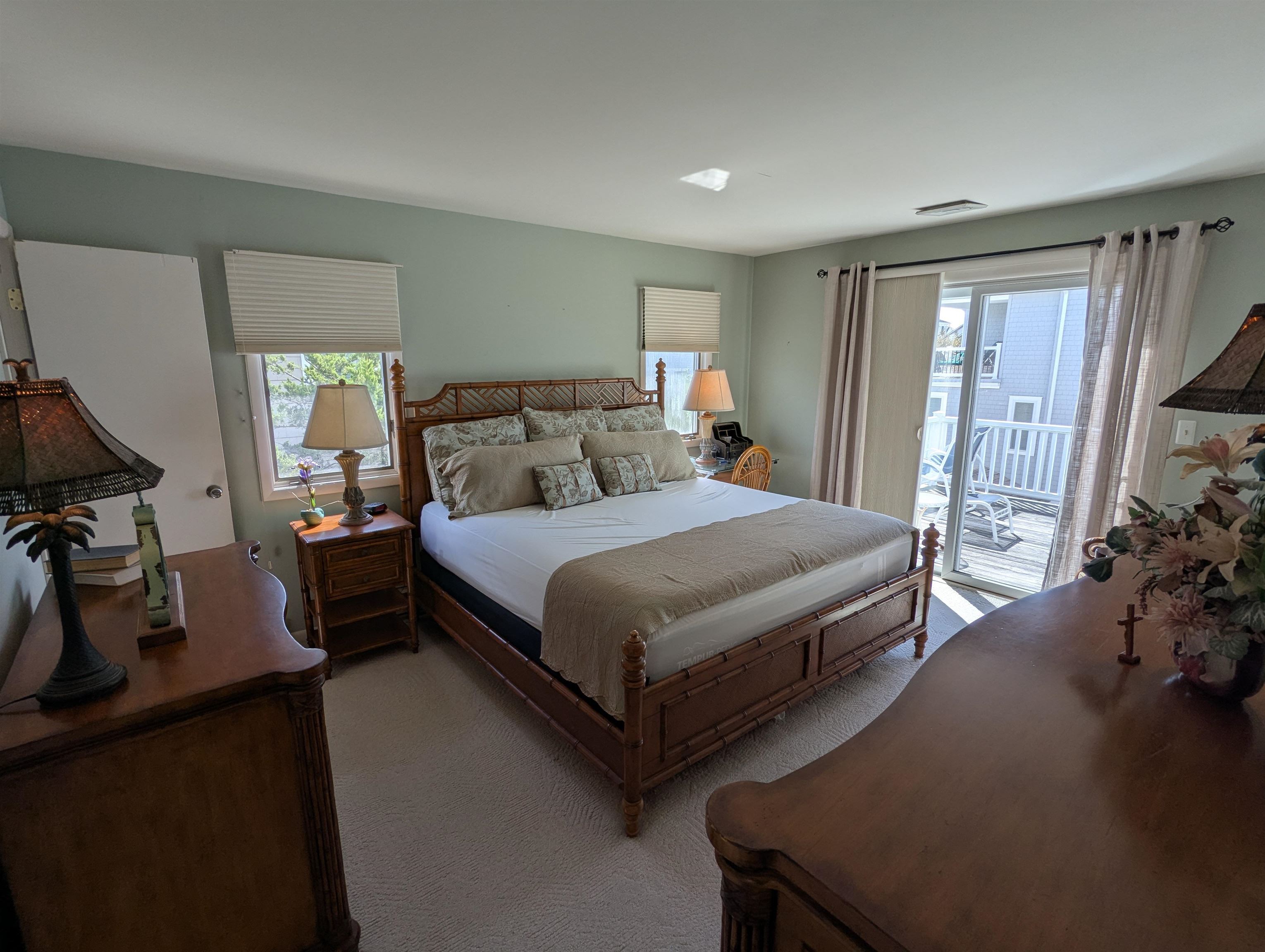 https://cdnparap40.paragonrels.com/ParagonImages/Property/P4/CAPEMAY/253103/10/0/0/302ceffbbf7599b26d1627d467f4947c/1/5ae5054aef2f78dd467dee49ca21a972/253103-1785484e-ac55-4bfa-b277-441fcd9c9ff9.JPG