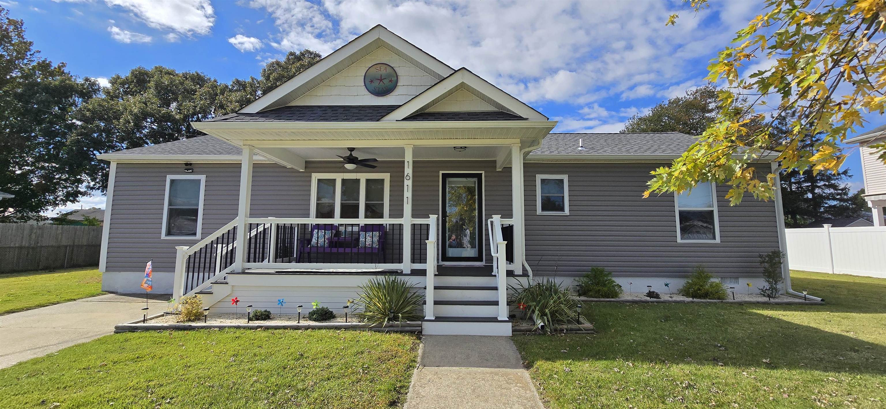 1611 Star Avenue - Villas